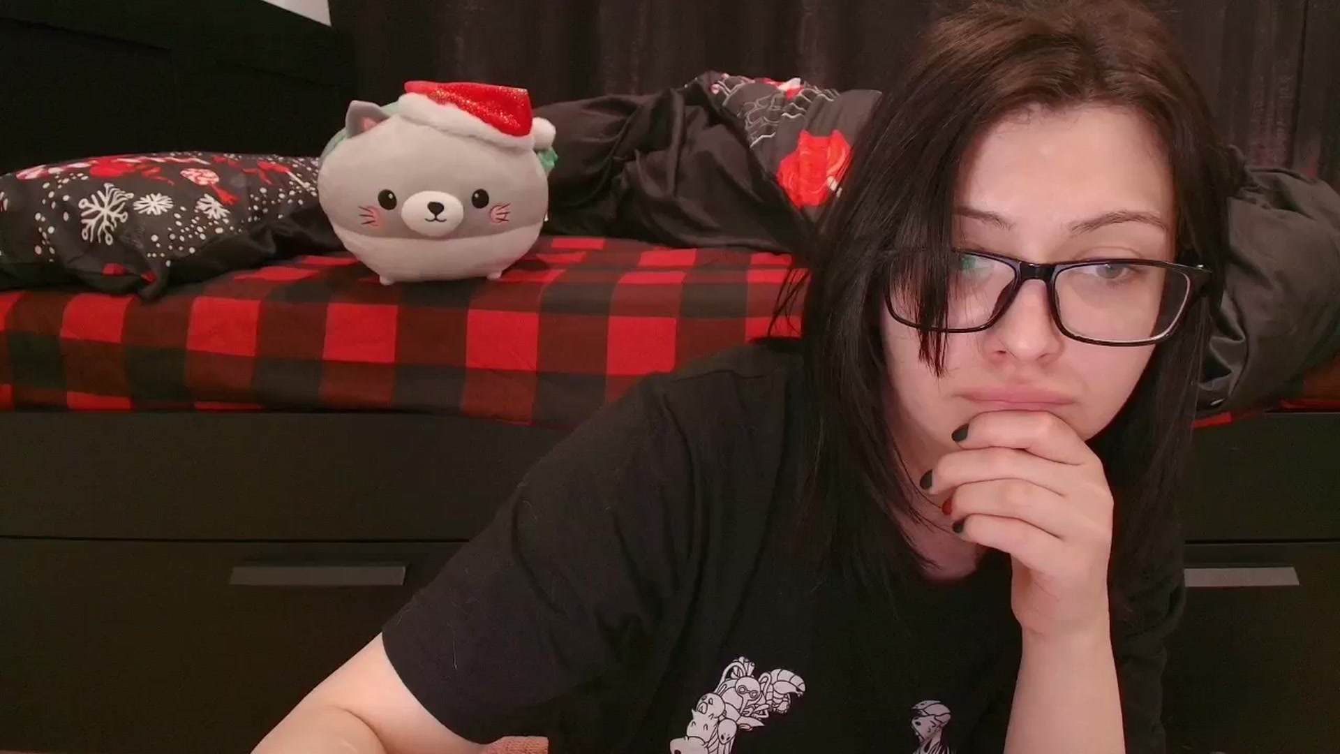 Gallery image thumbnail from kriskringle's myfreecams stream on, 12/03/2025, 02:47 image 19 of 20