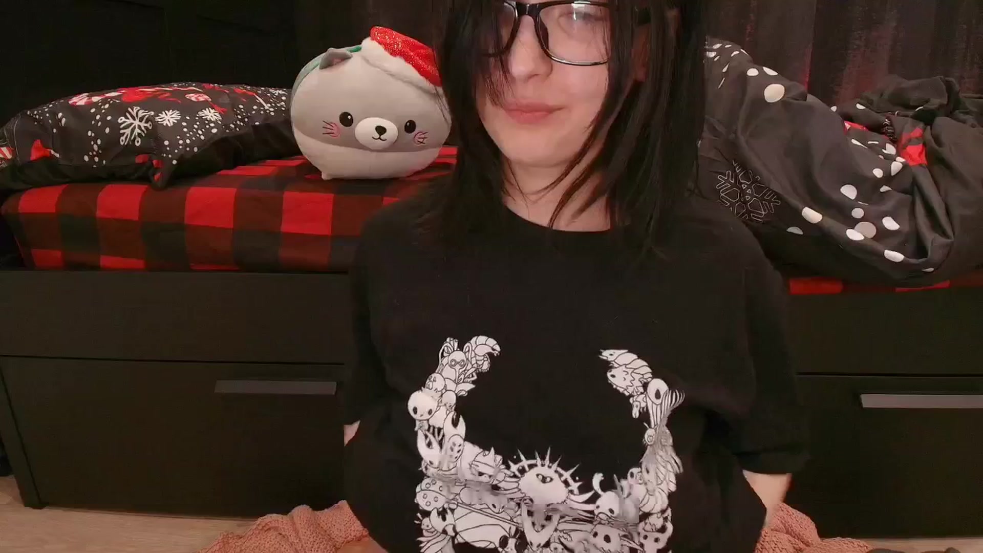 Gallery image thumbnail from kriskringle's myfreecams stream on, 12/03/2025, 02:47 image 15 of 20