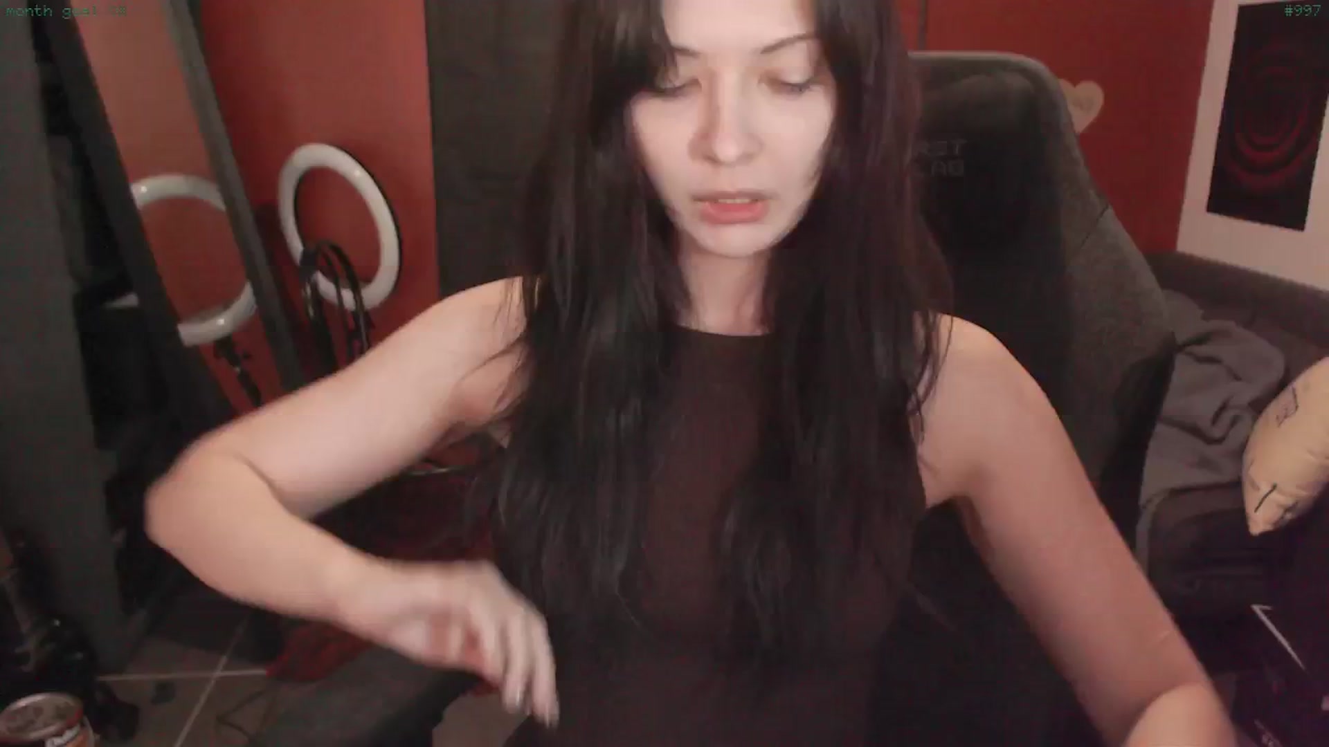 Gallery image thumbnail from kristina's myfreecams stream on, 04/02/2025, 24:43 image 17 of 20