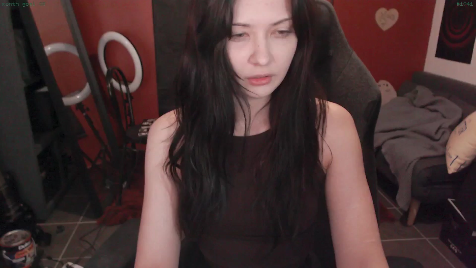 Gallery image thumbnail from kristina's myfreecams stream on, 04/02/2025, 24:43 image 4 of 20