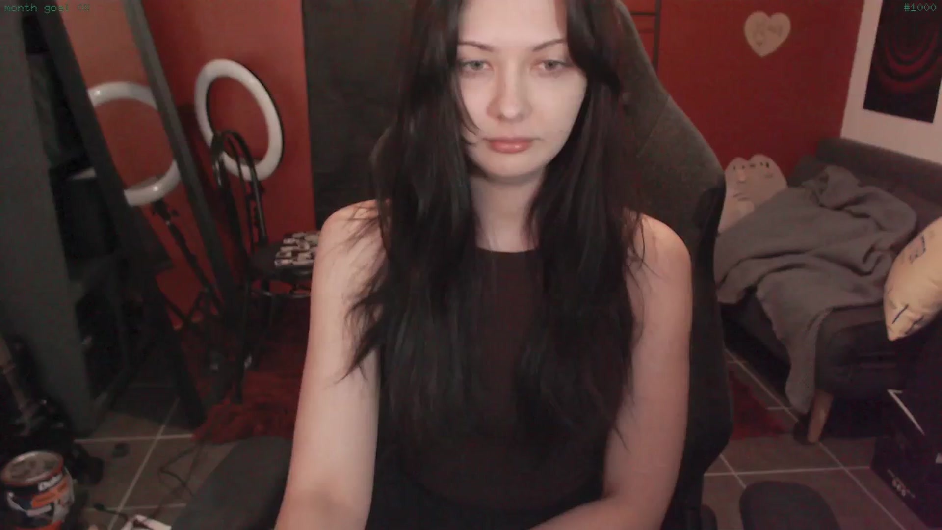 Gallery image thumbnail from kristina's myfreecams stream on, 04/02/2025, 24:43 image 16 of 20