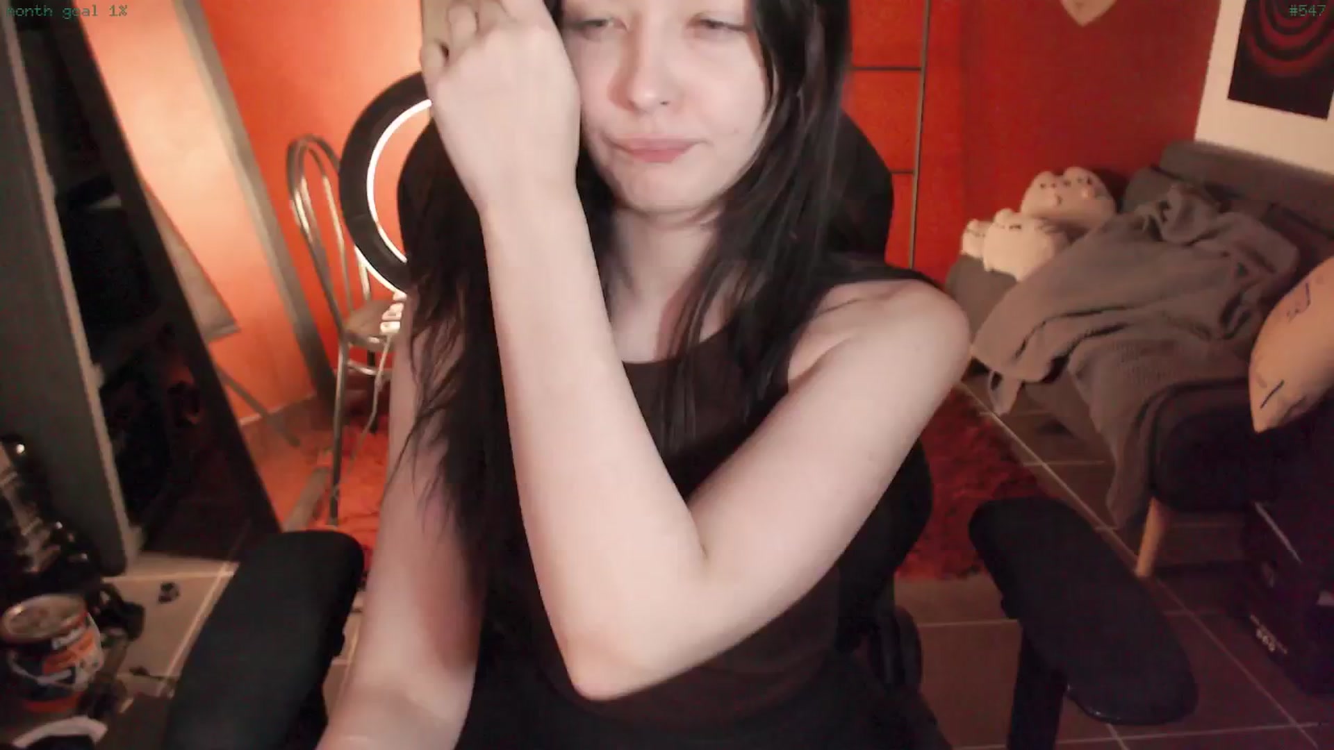 Gallery image thumbnail from kristina's myfreecams stream on, 04/02/2025, 02:30 image 14 of 20