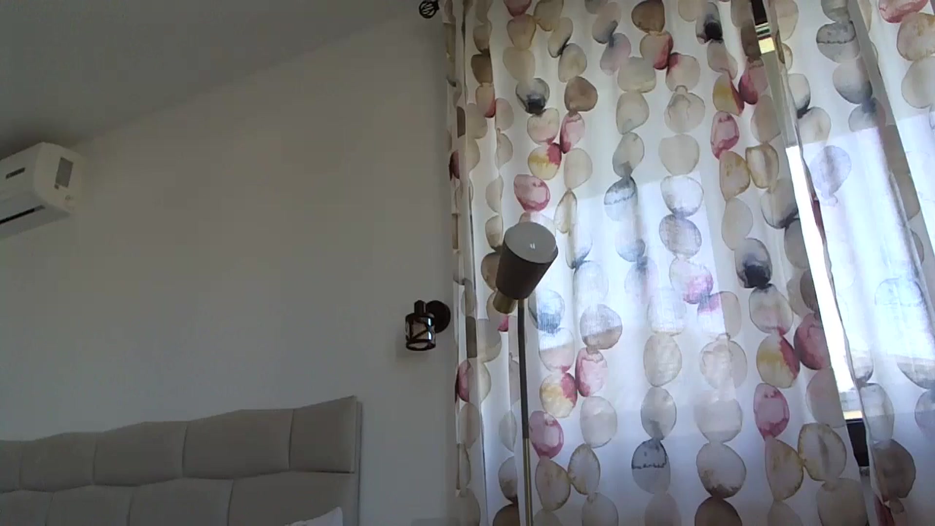 Gallery image thumbnail from krystal__'s myfreecams stream on, 10/17/2024, 08:23 image 17 of 20