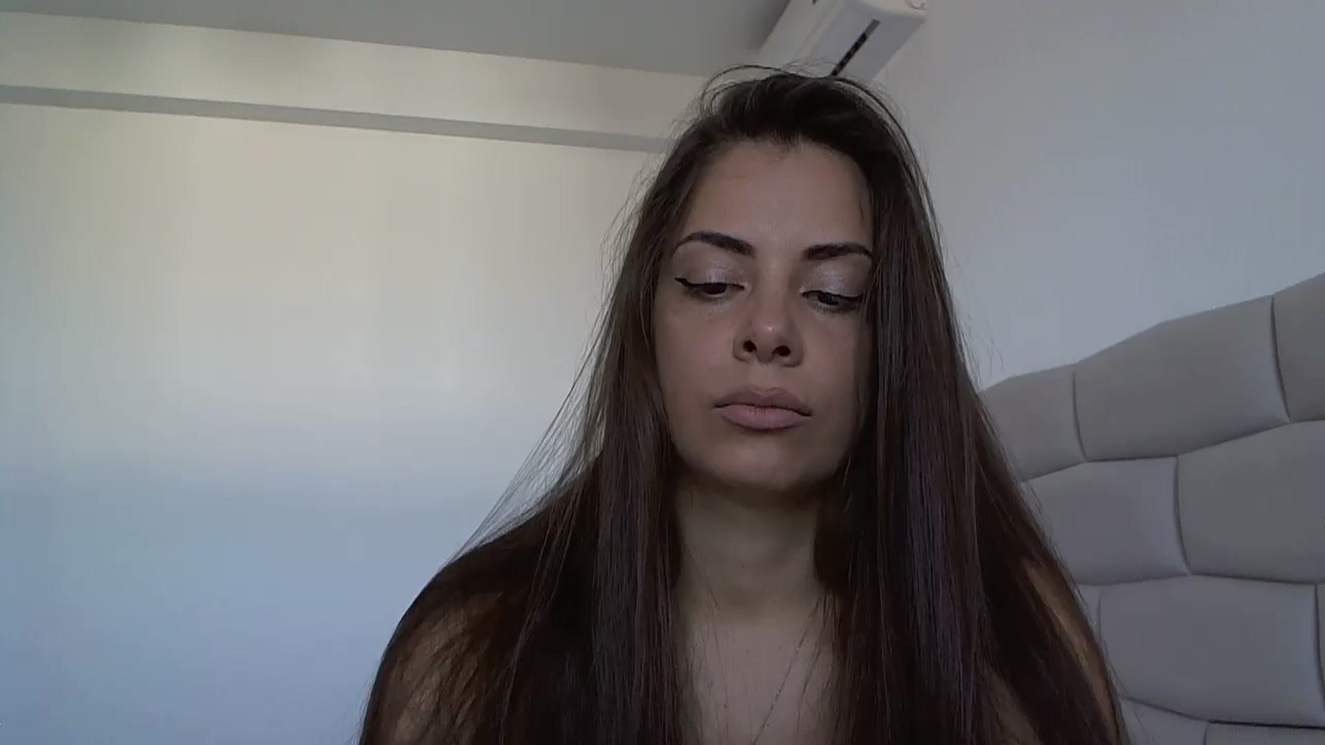 Gallery image thumbnail from krystal__'s myfreecams stream on, 10/21/2024, 07:35 image 15 of 20