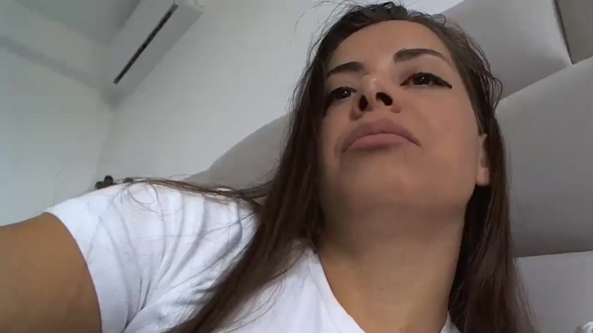 Gallery image thumbnail from krystal__'s myfreecams stream on, 10/28/2024, 08:41 image 16 of 20