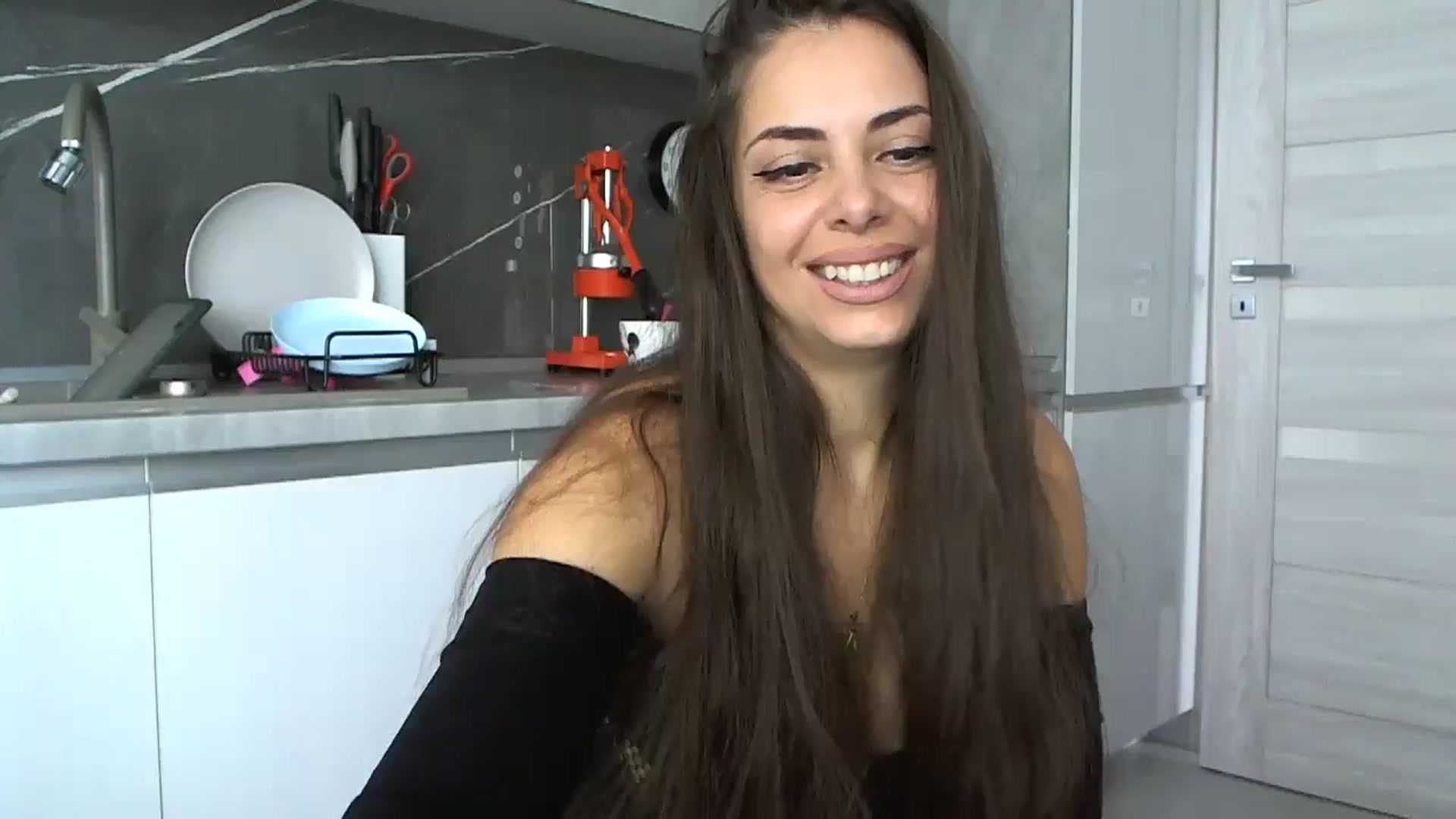 Gallery image thumbnail from krystal__'s myfreecams stream on, 11/18/2024, 09:19 image 16 of 20