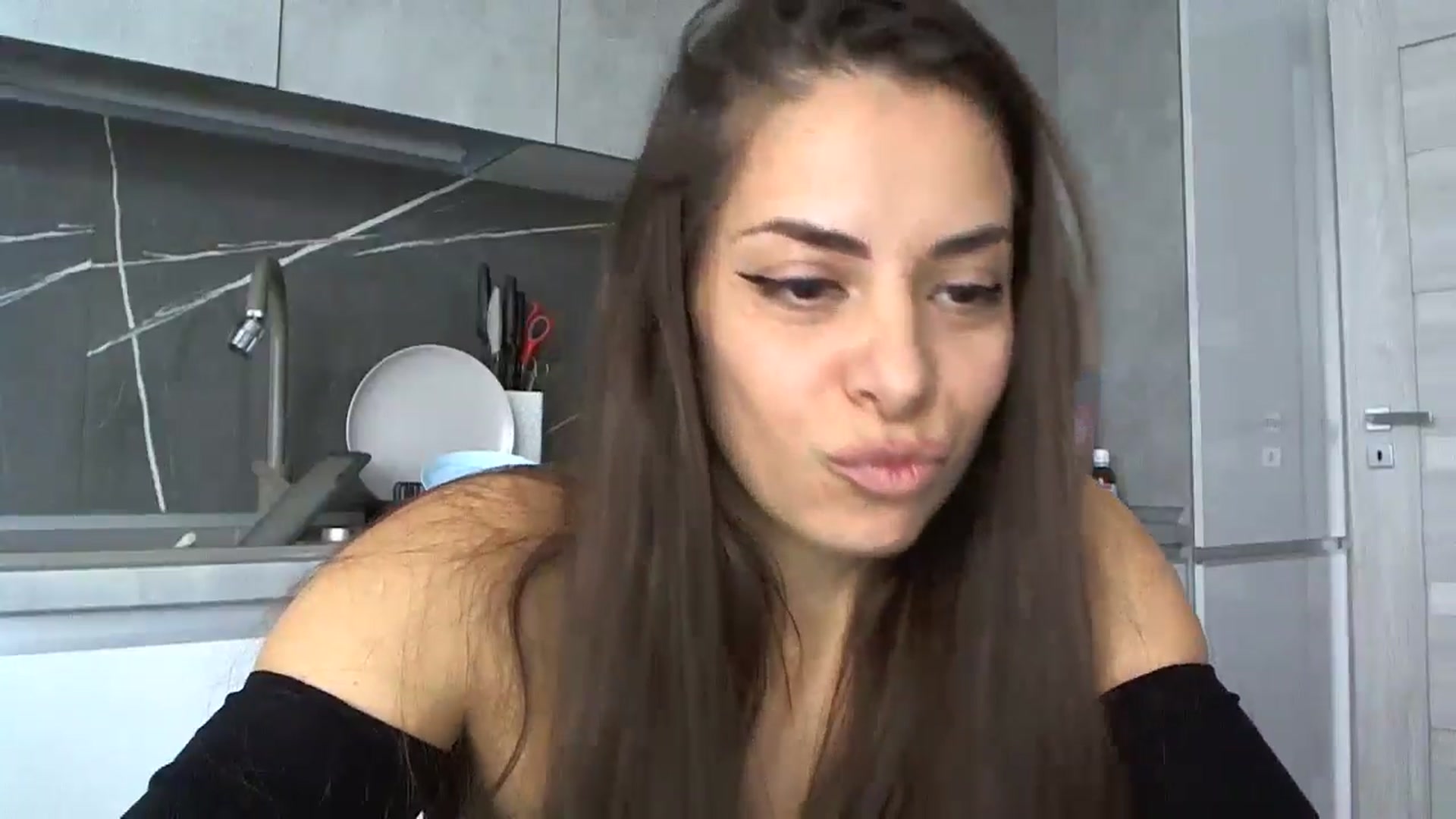 Gallery image thumbnail from krystal__'s myfreecams stream on, 11/18/2024, 09:19 image 7 of 20