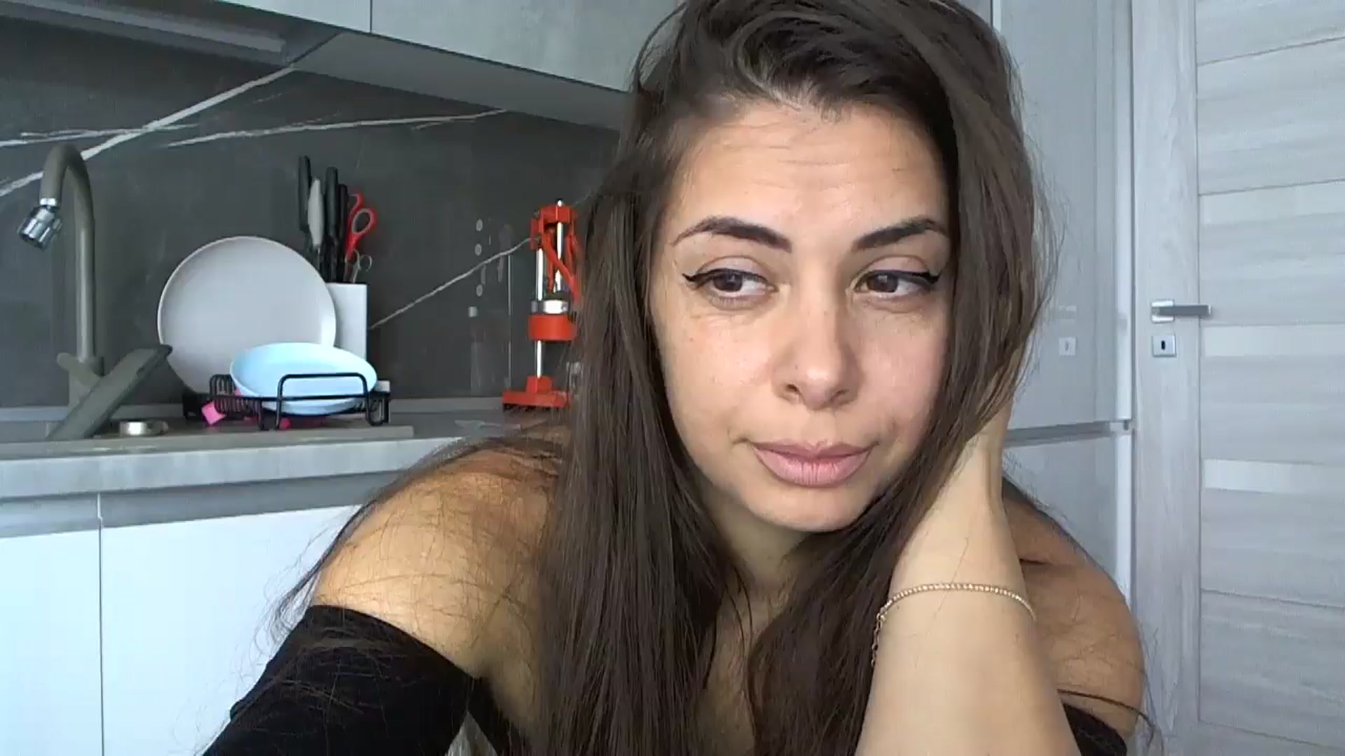 Gallery image thumbnail from krystal__'s myfreecams stream on, 11/18/2024, 09:33 image 9 of 20