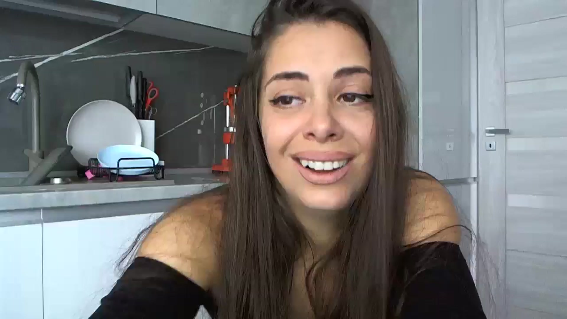 Gallery image thumbnail from krystal__'s myfreecams stream on, 11/18/2024, 09:33 image 6 of 20