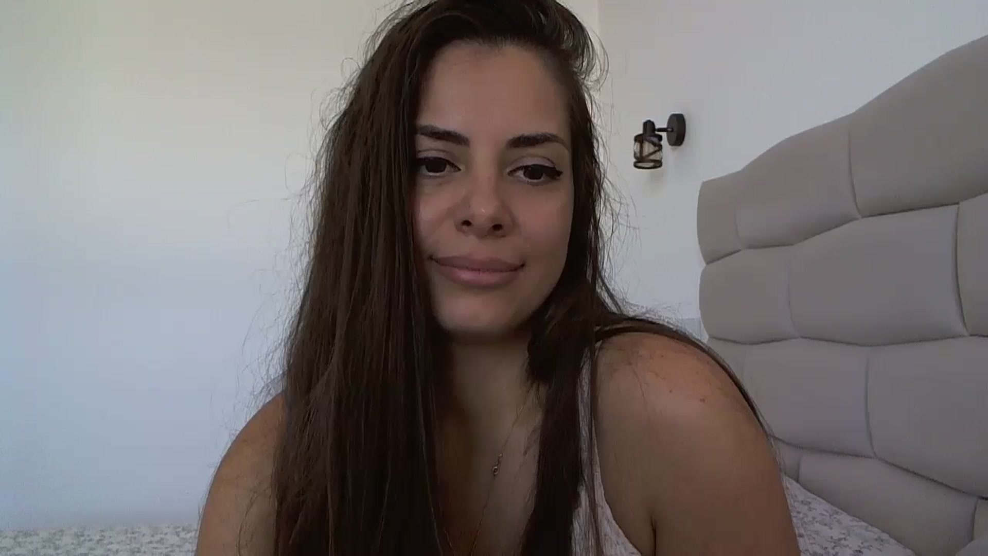 Gallery image thumbnail from krystal__'s myfreecams stream on, 11/20/2024, 10:10 image 20 of 20