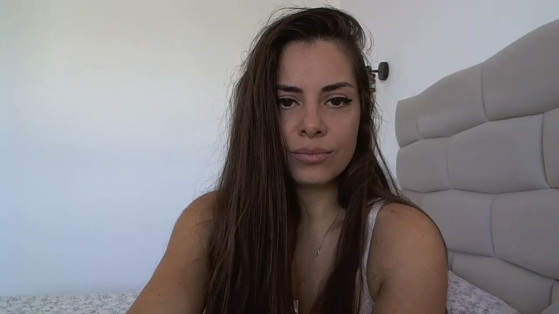 Gallery image thumbnail from krystal__'s myfreecams stream on, 11/20/2024, 10:10 image 12 of 20