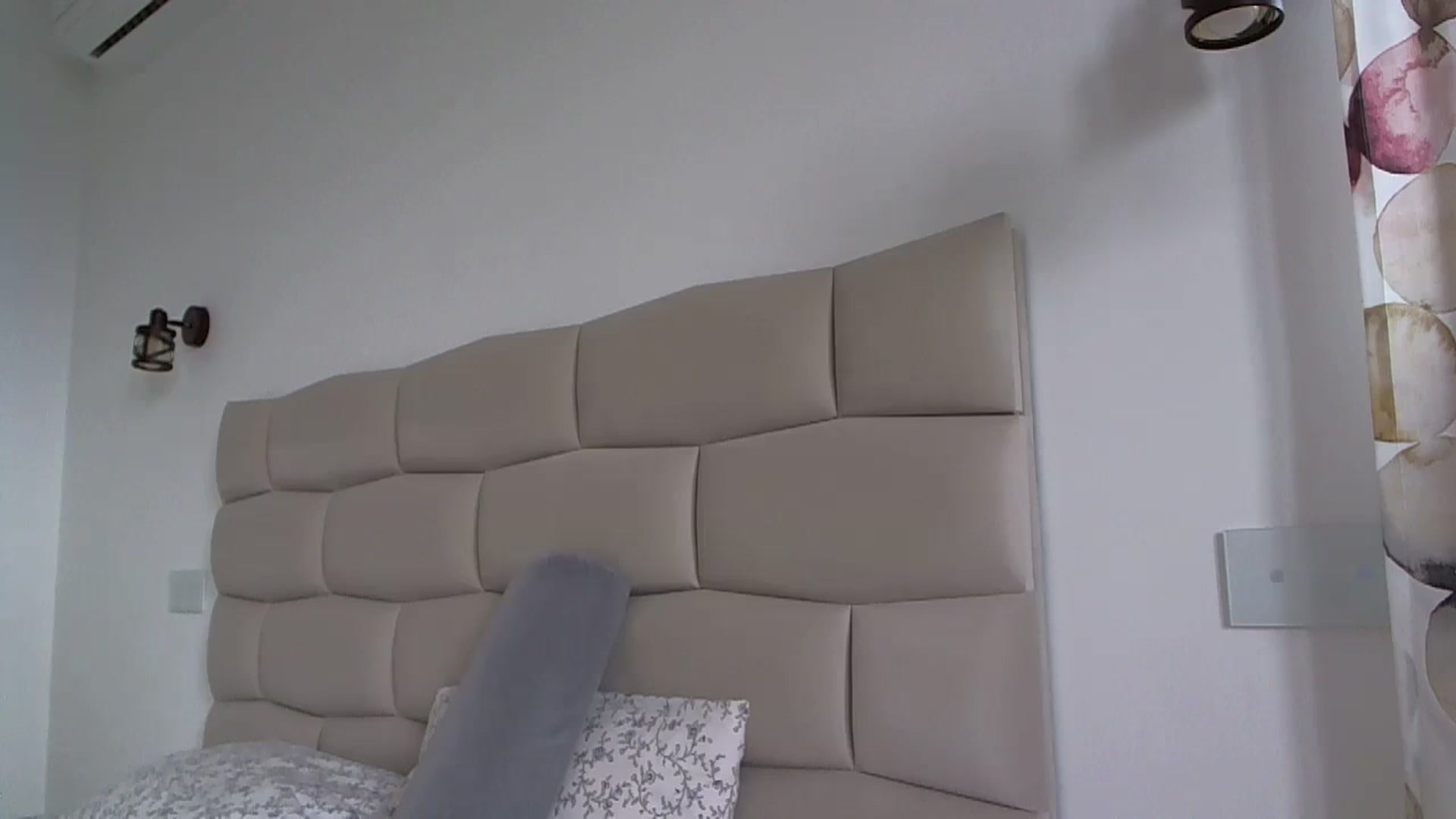 Gallery image thumbnail from krystal__'s myfreecams stream on, 11/21/2024, 09:35 image 16 of 20