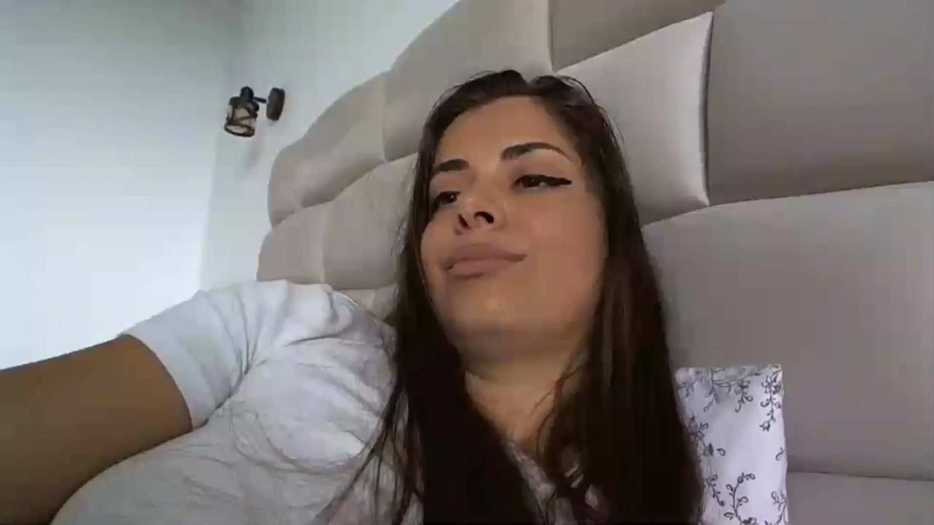 Gallery image thumbnail from krystal__'s myfreecams stream on, 11/21/2024, 09:35 image 14 of 20