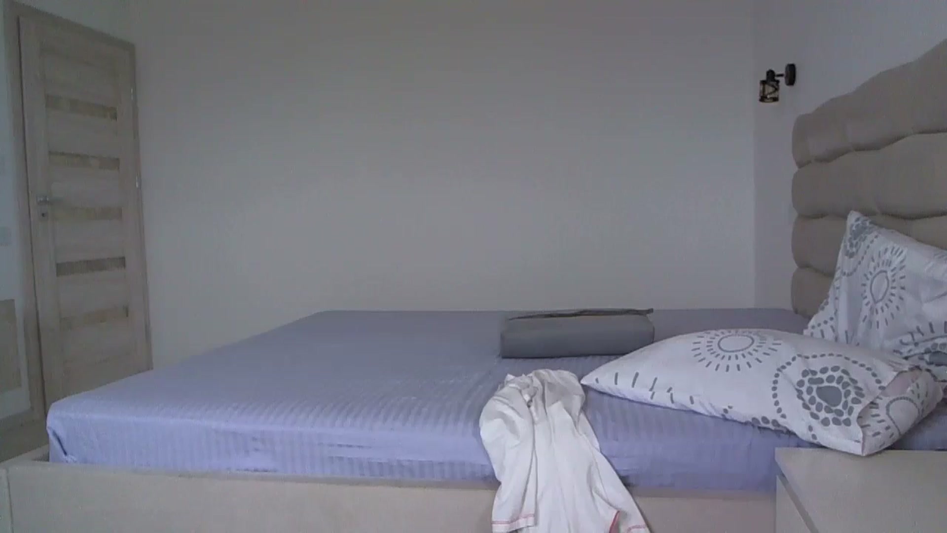 Gallery image thumbnail from krystal__'s myfreecams stream on, 12/06/2024, 10:45 image 7 of 20