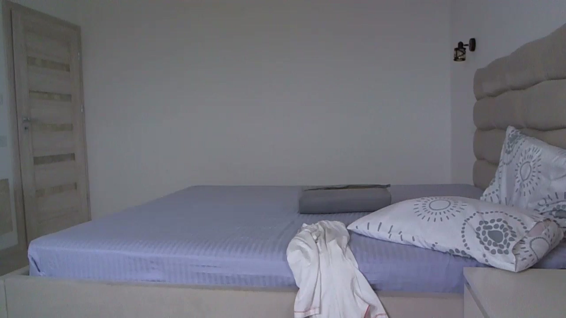 Gallery image thumbnail from krystal__'s myfreecams stream on, 12/06/2024, 10:45 image 6 of 20
