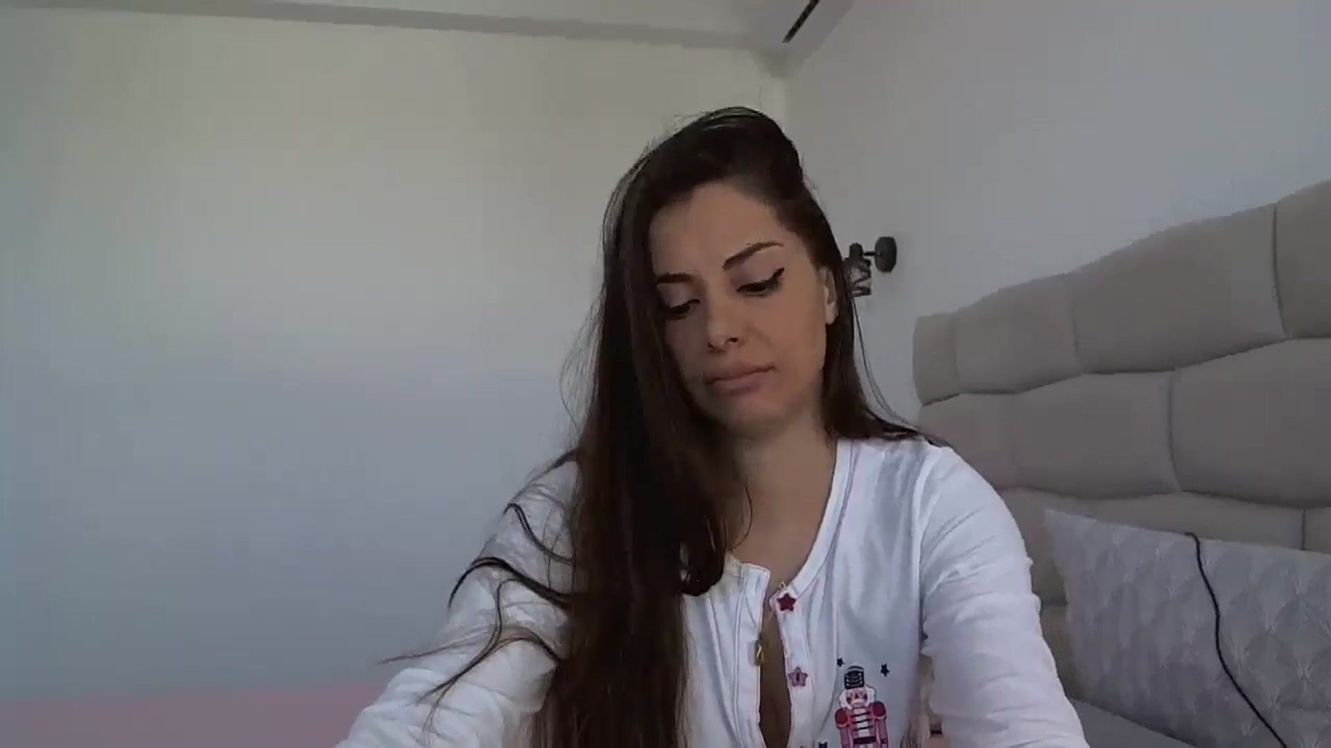 Gallery image thumbnail from krystal__'s myfreecams stream on, 01/17/2025, 12:22 image 2 of 20