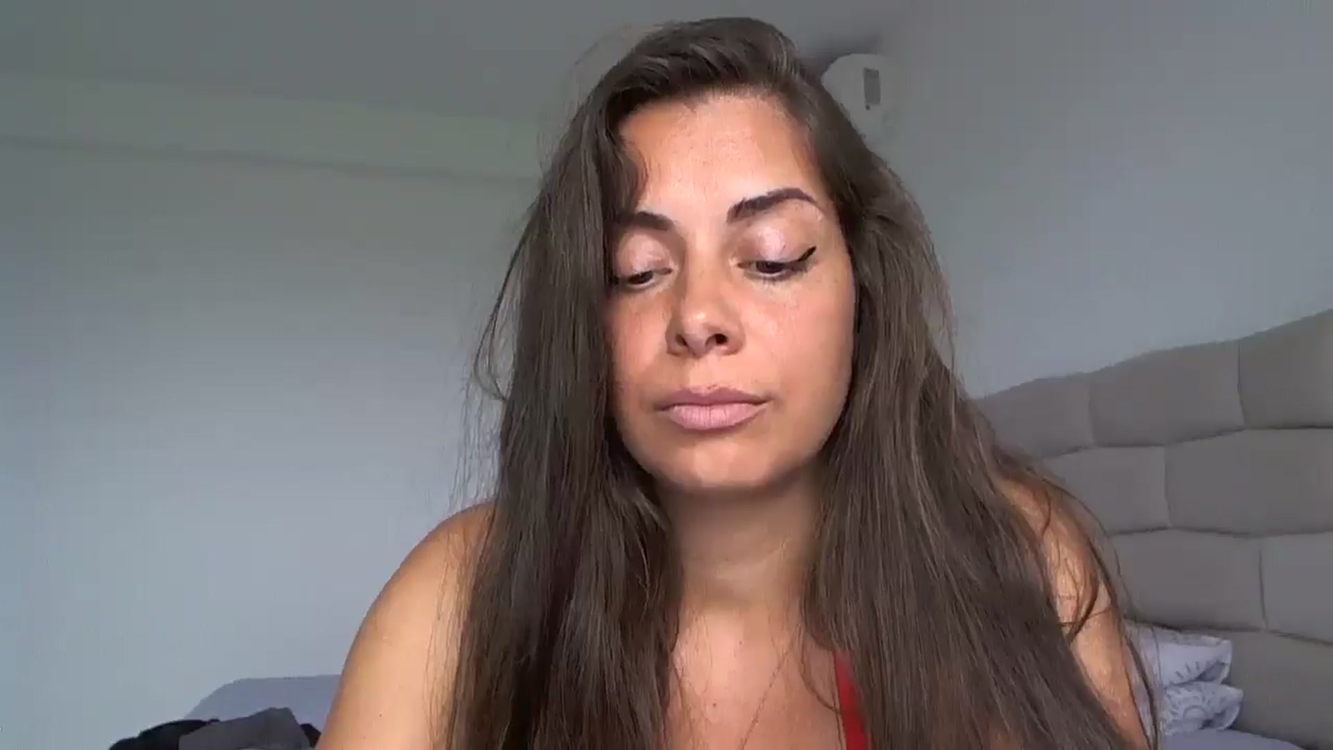 Gallery image thumbnail from krystal__'s myfreecams stream on, 05/24/2025, 14:27 image 16 of 20