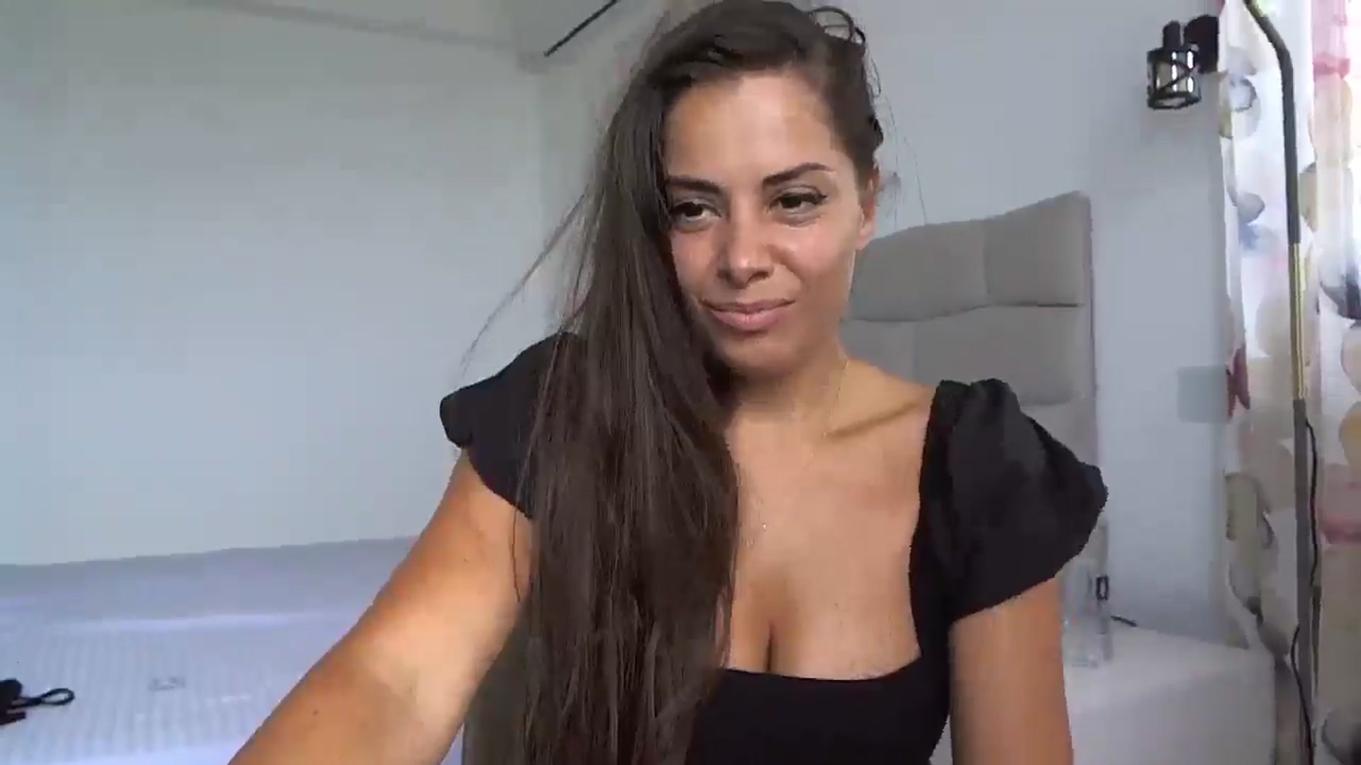 Gallery image thumbnail from krystal__'s myfreecams stream on, 06/20/2025, 10:53 image 4 of 20