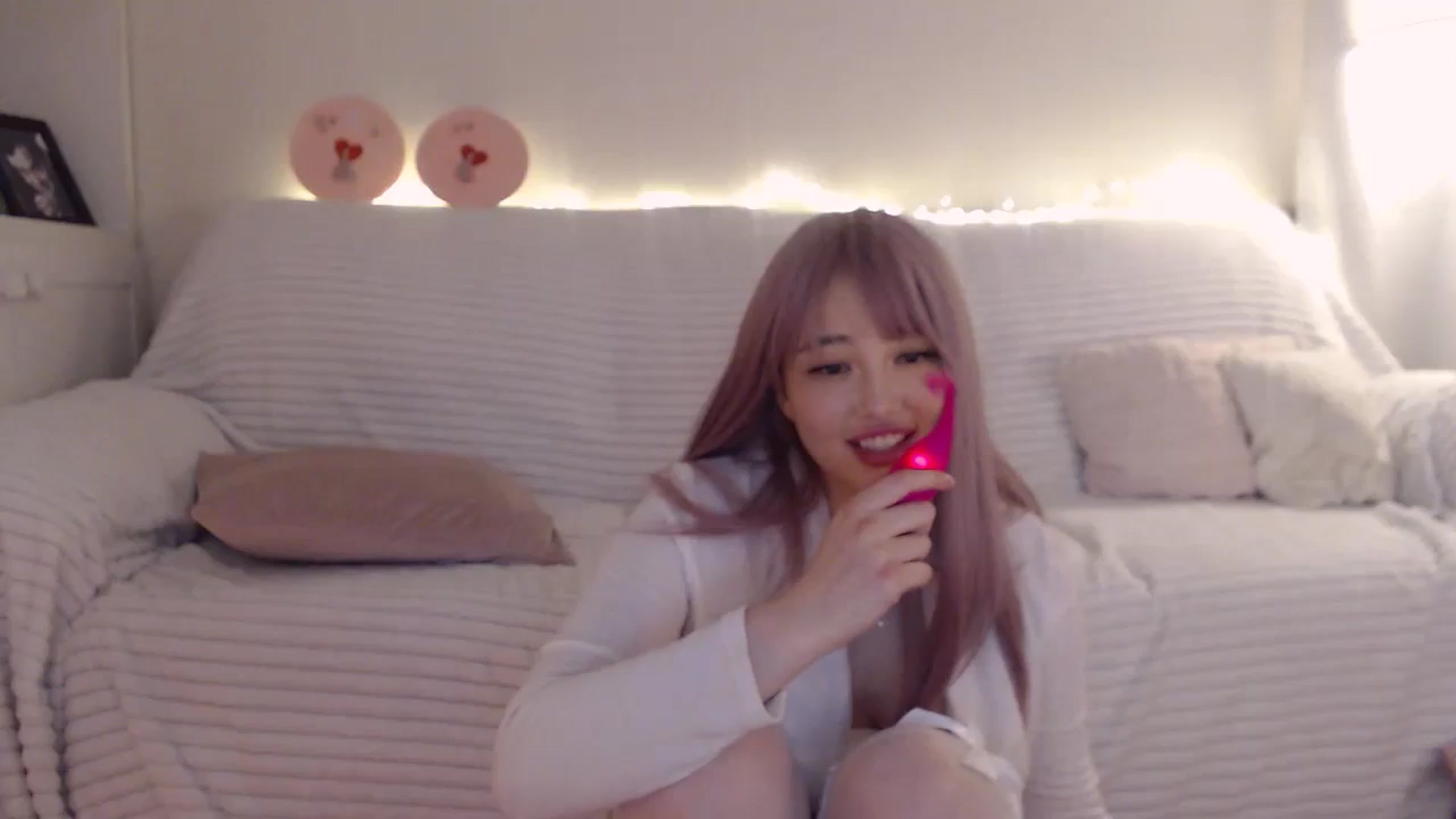 Gallery image thumbnail from kurakurai's myfreecams stream on, 08/16/2023, 12:51 image 1 of 20