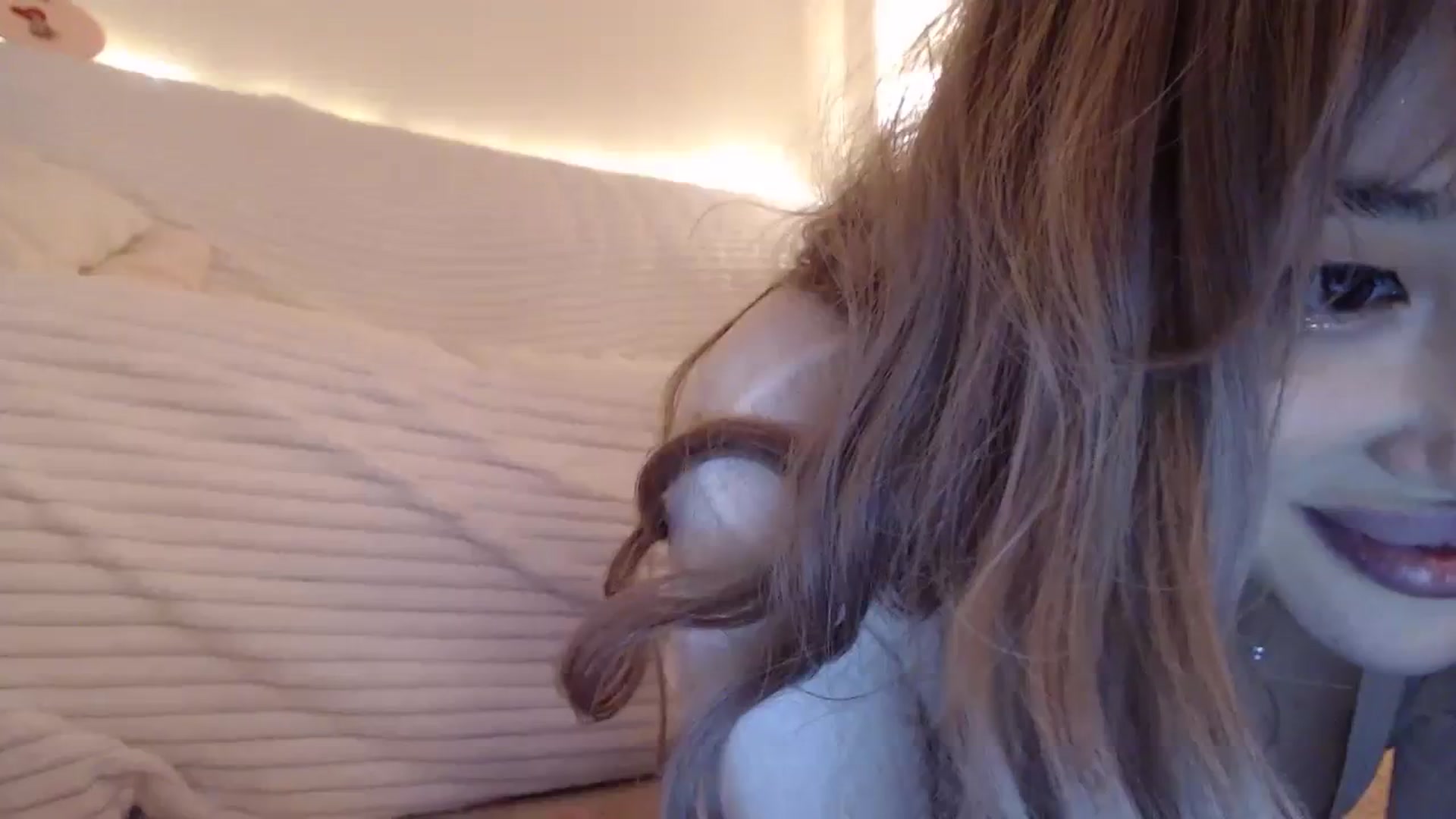 Gallery image thumbnail from kurakurai's myfreecams stream on, 11/10/2023, 16:05 image 17 of 20