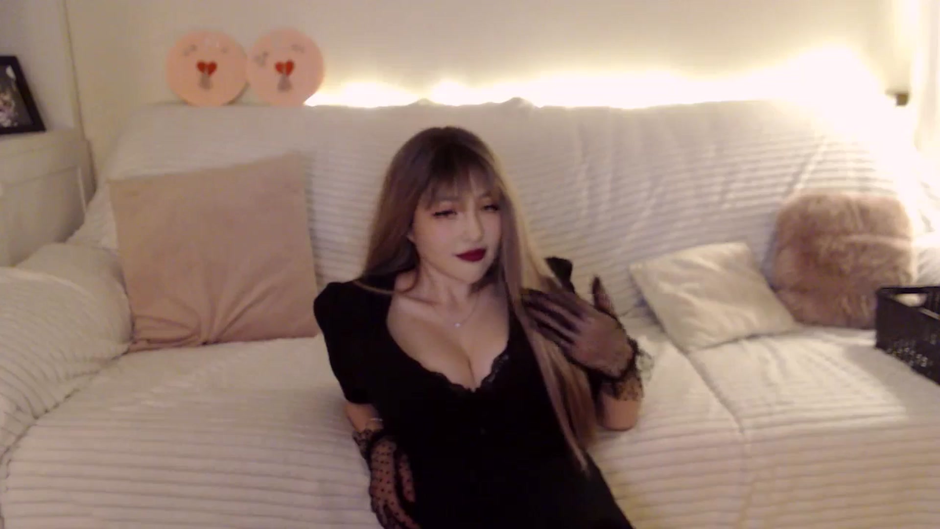 Gallery image thumbnail from kurakurai's myfreecams stream on, 11/11/2023, 13:24 image 10 of 20