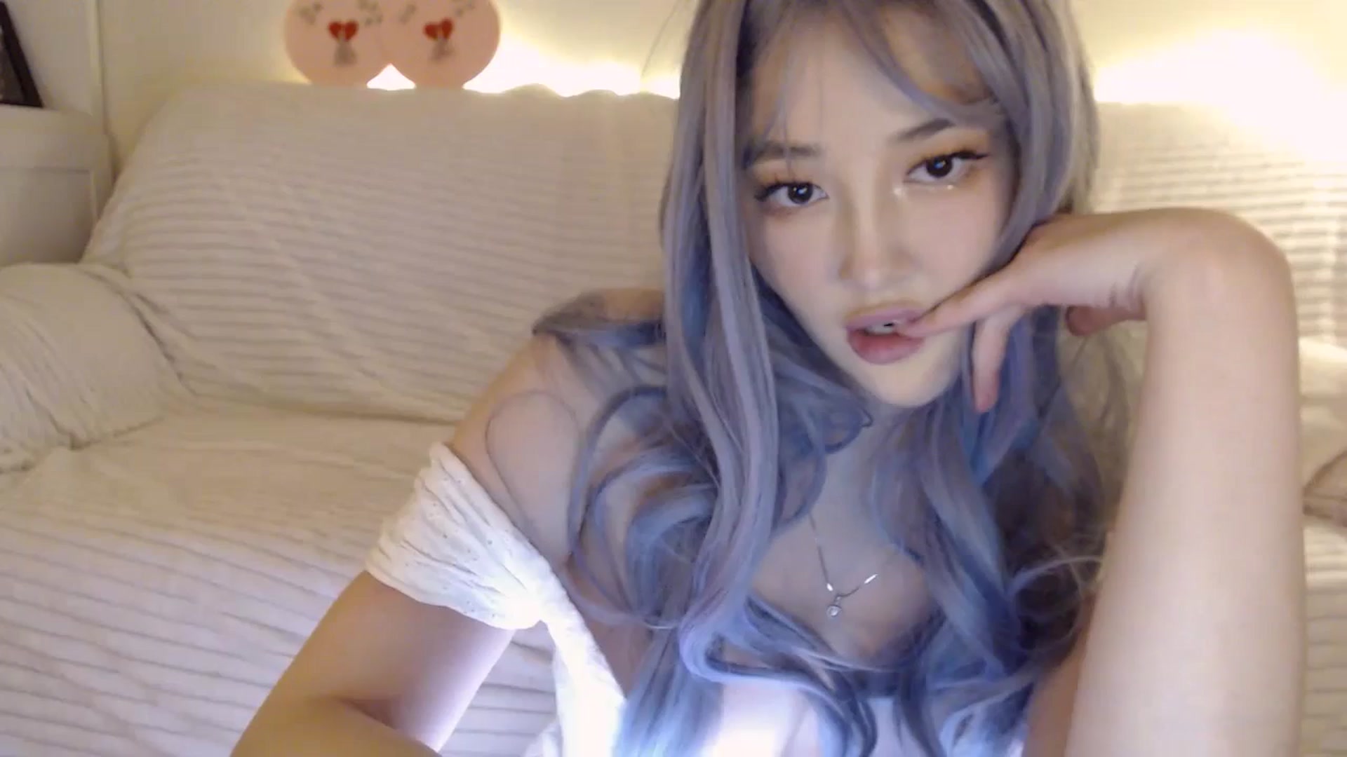 Gallery image thumbnail from kurakurai's myfreecams stream on, 01/03/2024, 14:37 image 19 of 20