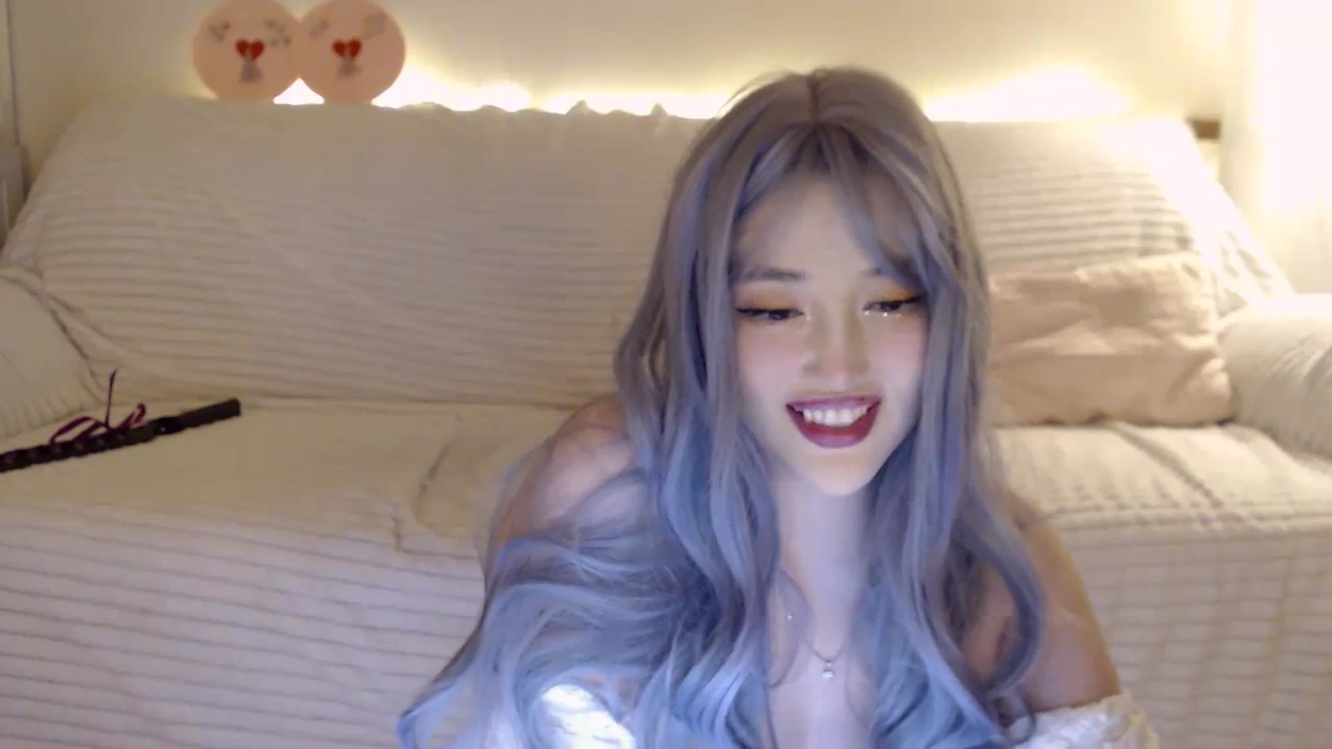 Gallery image thumbnail from kurakurai's myfreecams stream on, 01/03/2024, 14:37 image 5 of 20