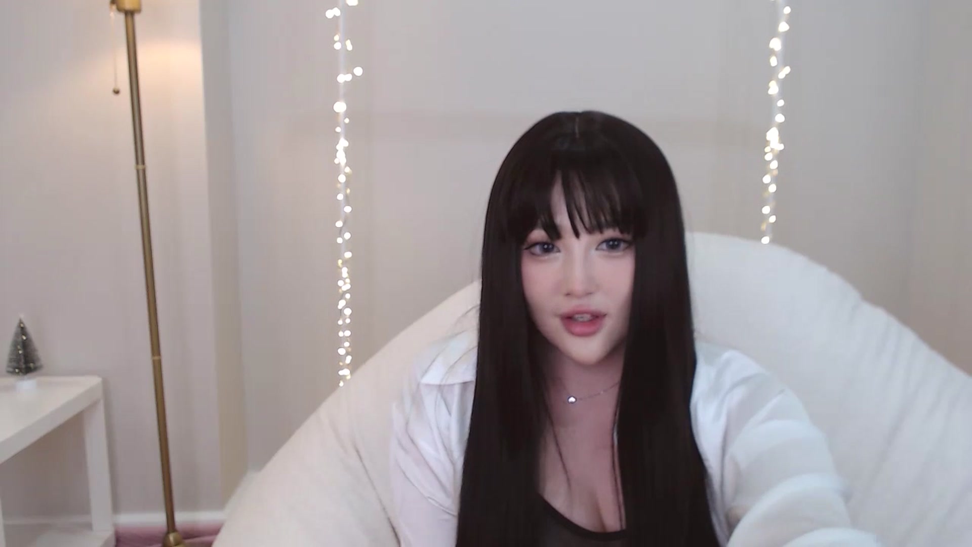 Gallery image thumbnail from kurakurai's myfreecams stream on, 12/26/2024, 15:29 image 13 of 20