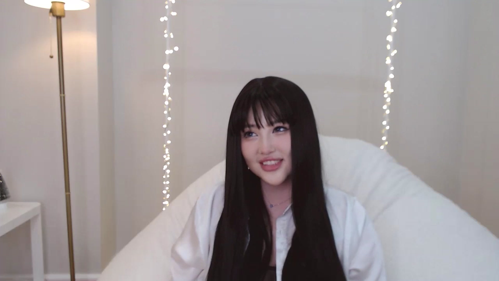 Gallery image thumbnail from kurakurai's myfreecams stream on, 12/26/2024, 15:29 image 10 of 20