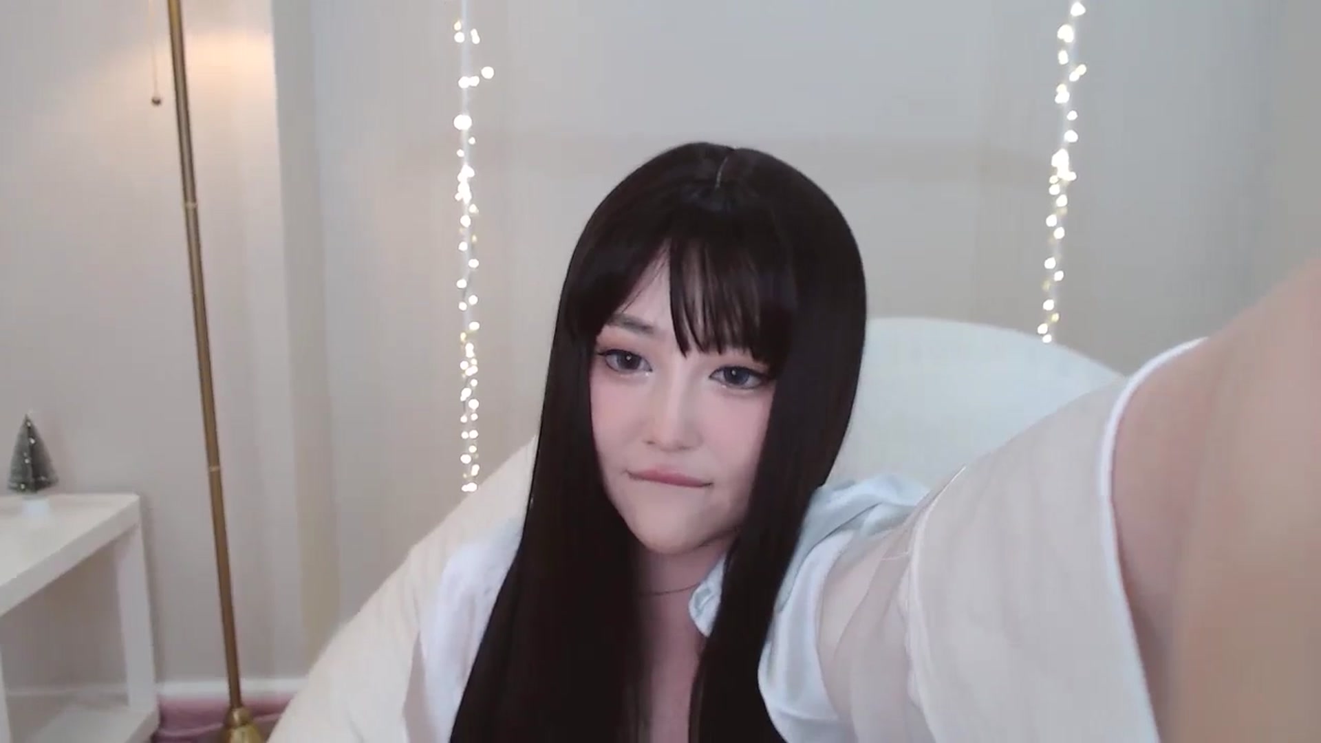 Gallery image thumbnail from kurakurai's myfreecams stream on, 12/26/2024, 15:29 image 15 of 20