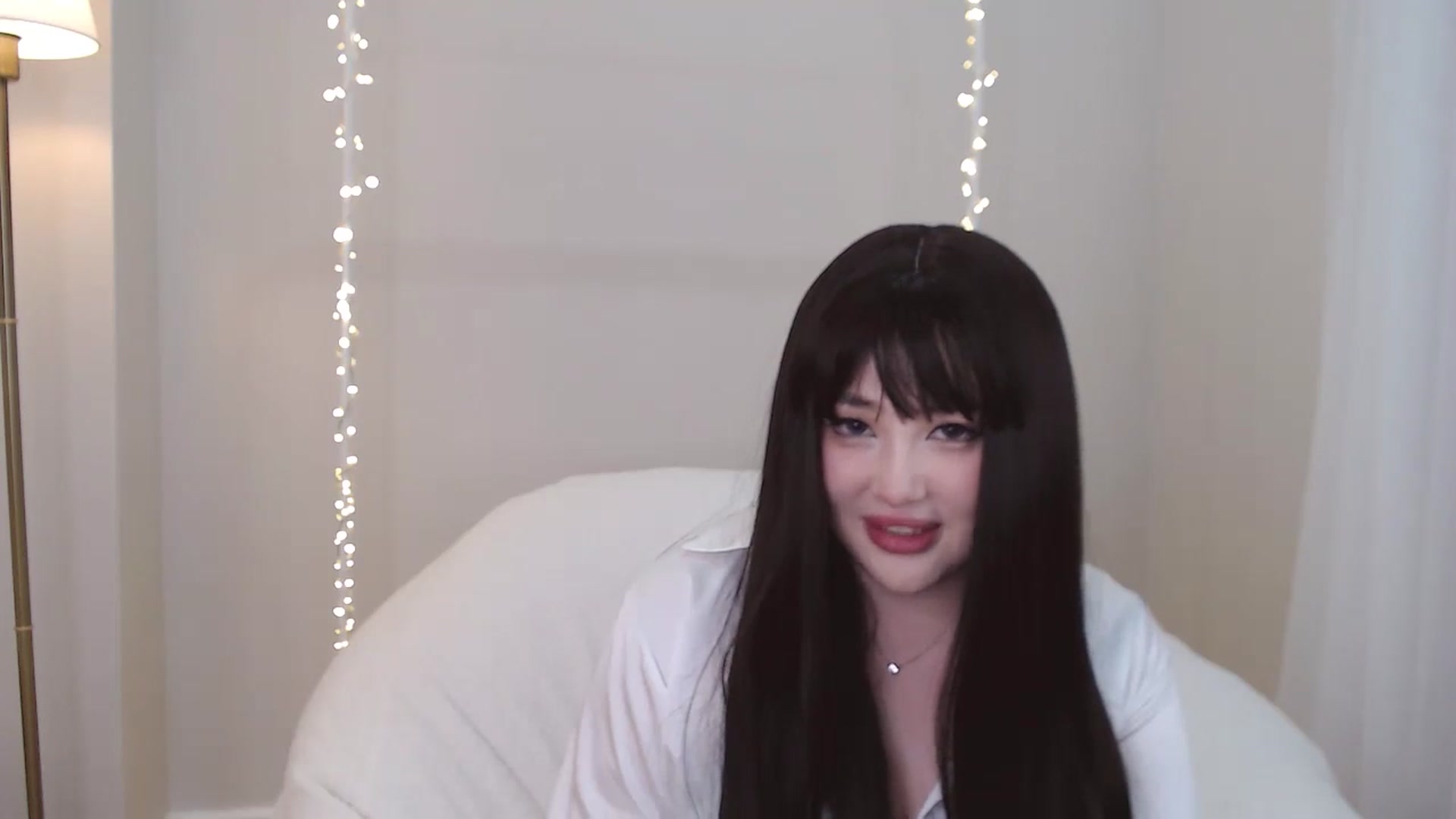 Gallery image thumbnail from kurakurai's myfreecams stream on, 12/26/2024, 16:44 image 4 of 20