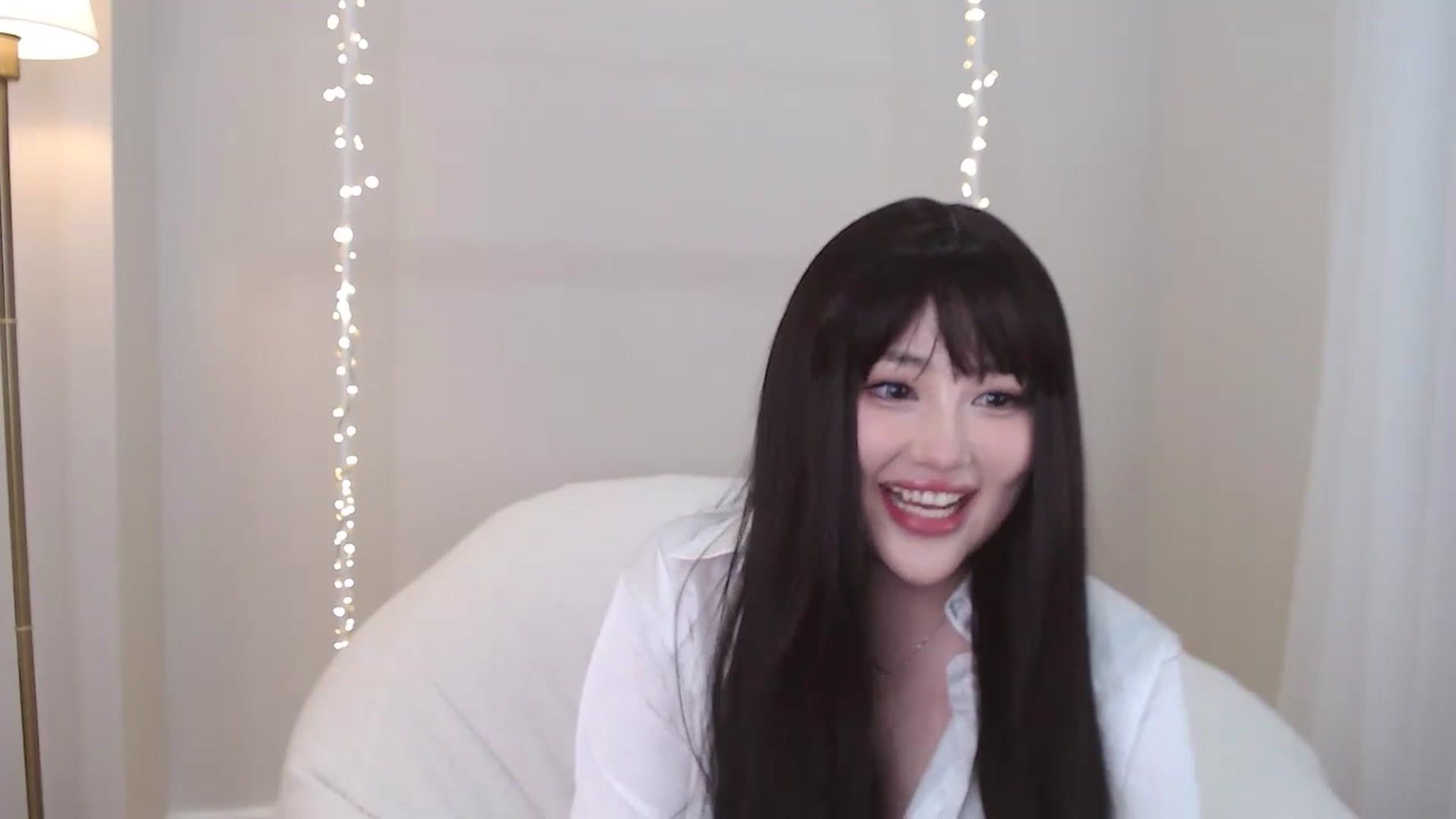 Gallery image thumbnail from kurakurai's myfreecams stream on, 12/26/2024, 16:44 image 3 of 20