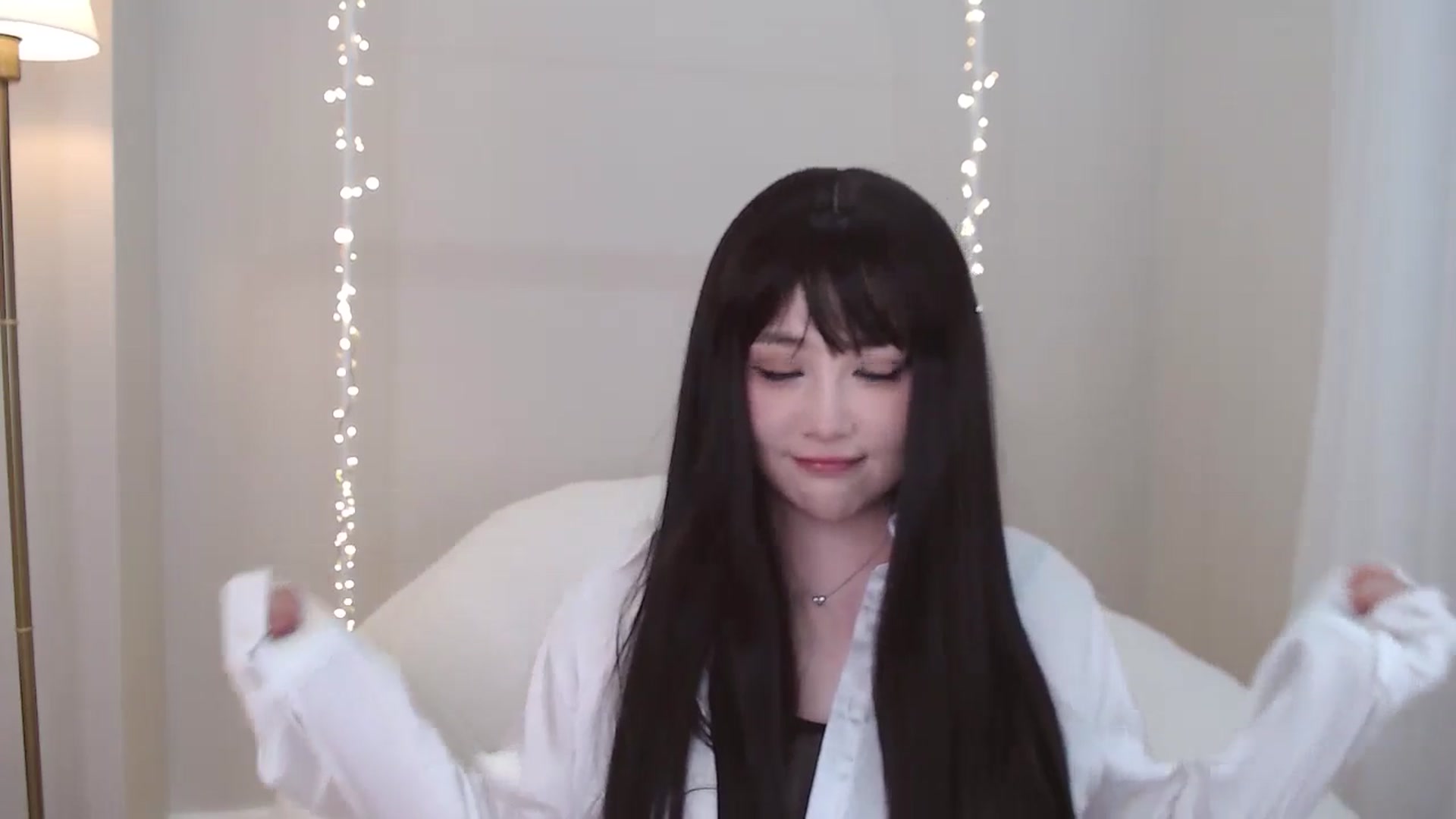 Gallery image thumbnail from kurakurai's myfreecams stream on, 12/26/2024, 16:44 image 2 of 20