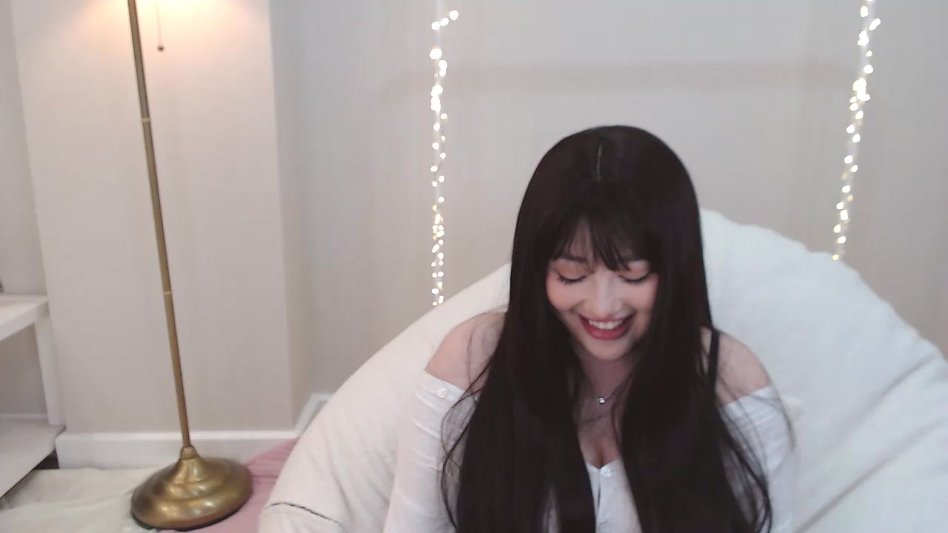 Gallery image thumbnail from kurakurai's myfreecams stream on, 12/28/2024, 19:17 image 11 of 20