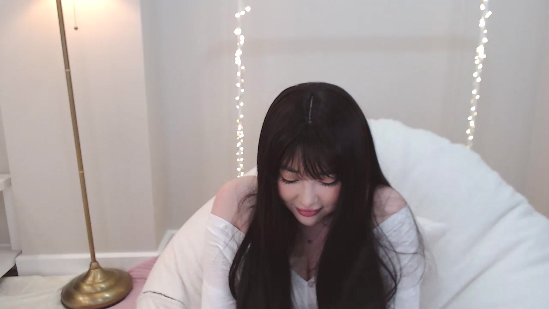 Gallery image thumbnail from kurakurai's myfreecams stream on, 12/28/2024, 19:17 image 4 of 20