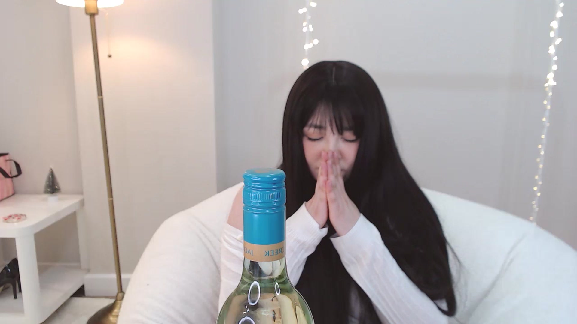 Gallery image thumbnail from kurakurai's myfreecams stream on, 12/29/2024, 24:07 image 20 of 20