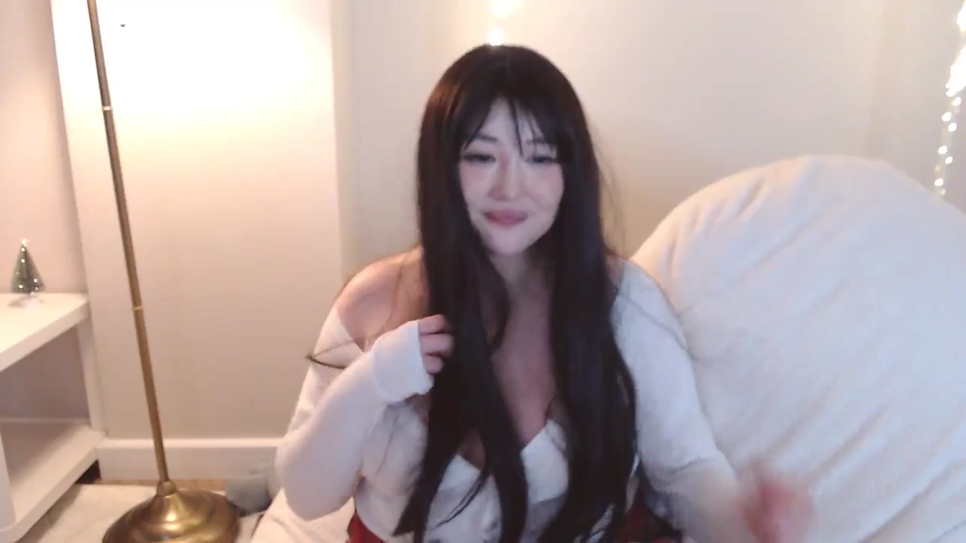 Gallery image thumbnail from kurakurai's myfreecams stream on, 12/29/2024, 01:09 image 15 of 20