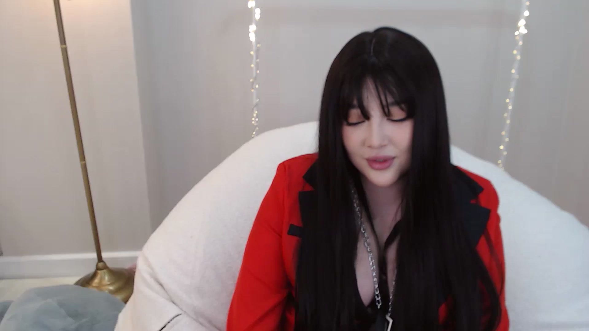 Gallery image thumbnail from kurakurai's myfreecams stream on, 12/29/2024, 18:34 image 10 of 20