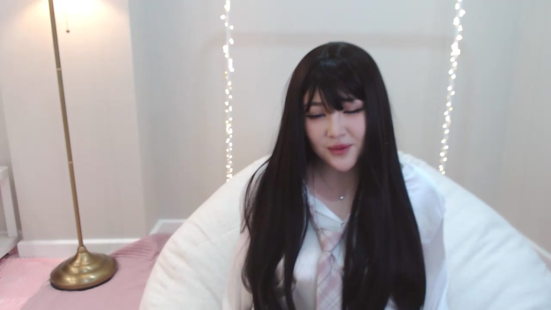 Gallery image thumbnail from kurakurai's myfreecams stream on, 01/07/2025, 16:30 image 6 of 20