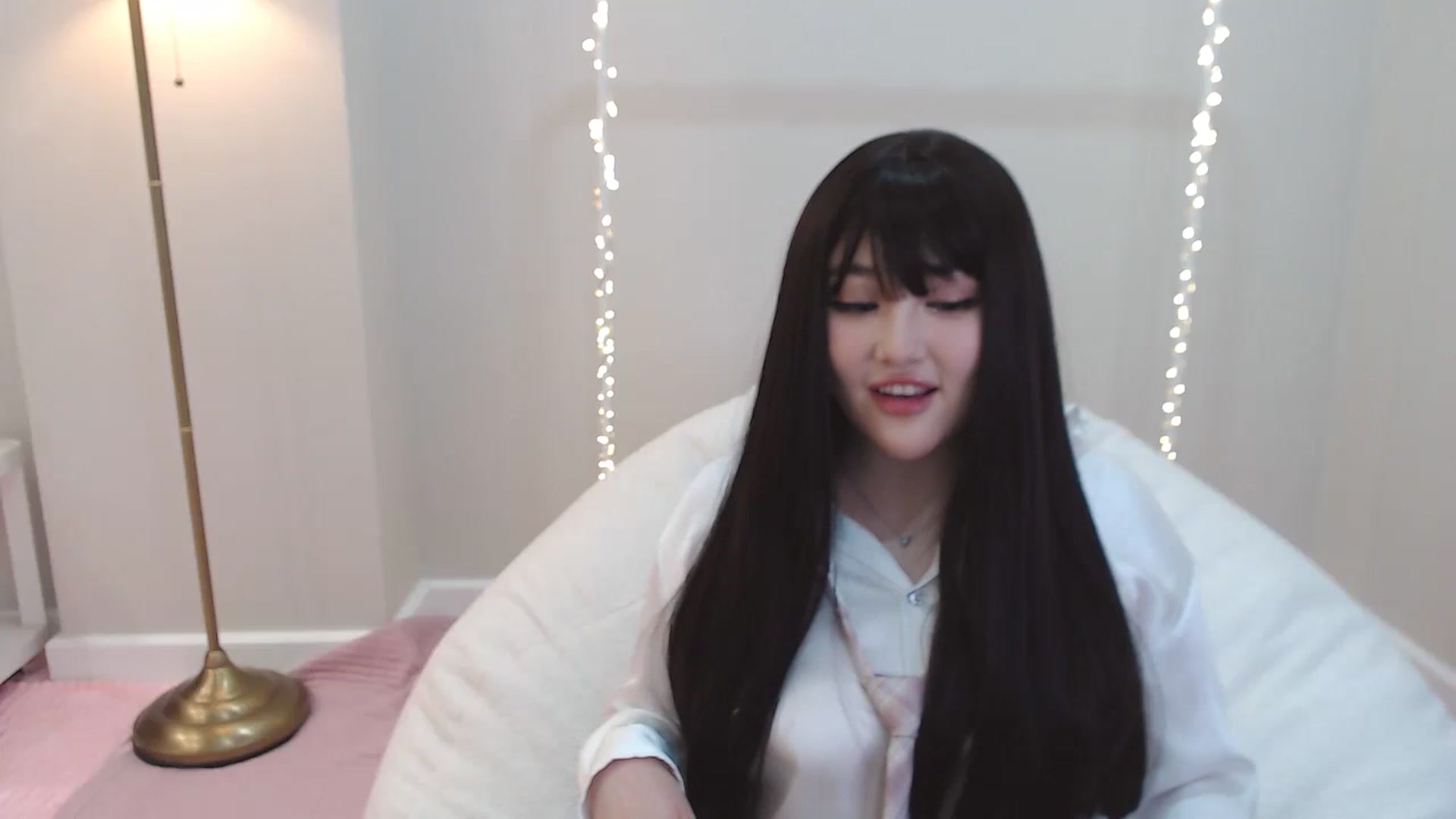 Gallery image thumbnail from kurakurai's myfreecams stream on, 01/07/2025, 16:30 image 11 of 20