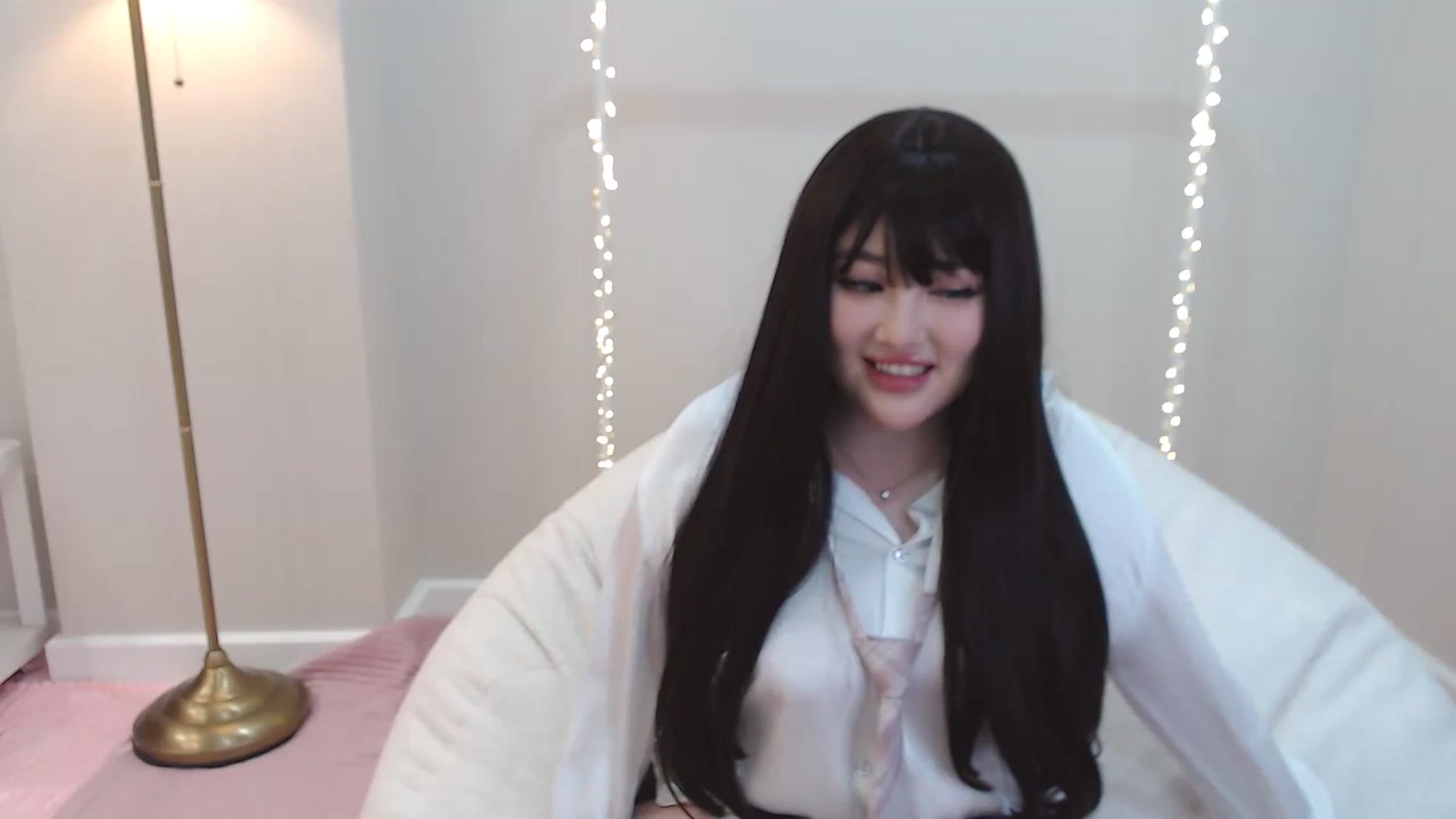 Gallery image thumbnail from kurakurai's myfreecams stream on, 01/07/2025, 16:30 image 13 of 20