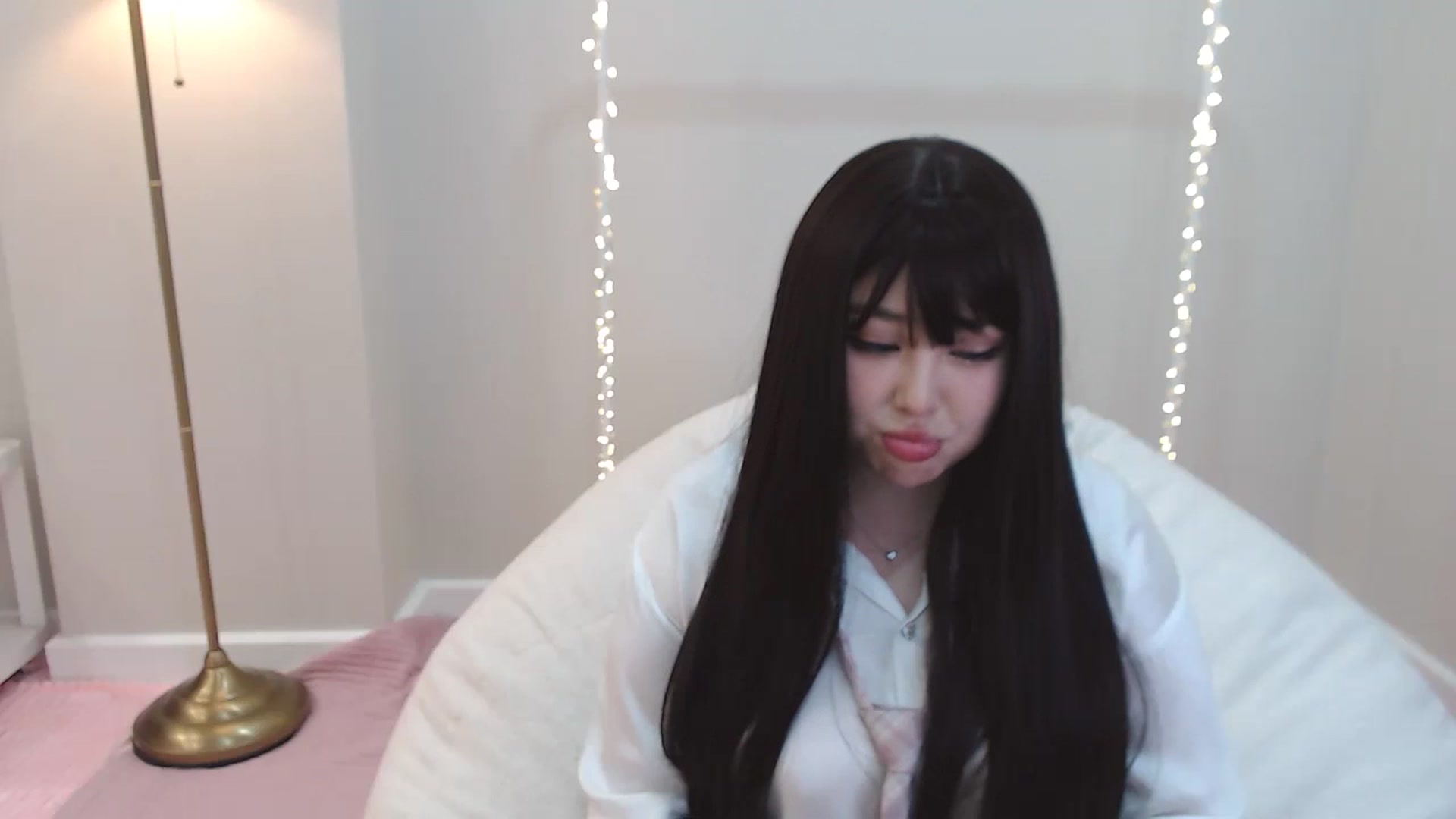 Gallery image thumbnail from kurakurai's myfreecams stream on, 01/07/2025, 16:30 image 12 of 20