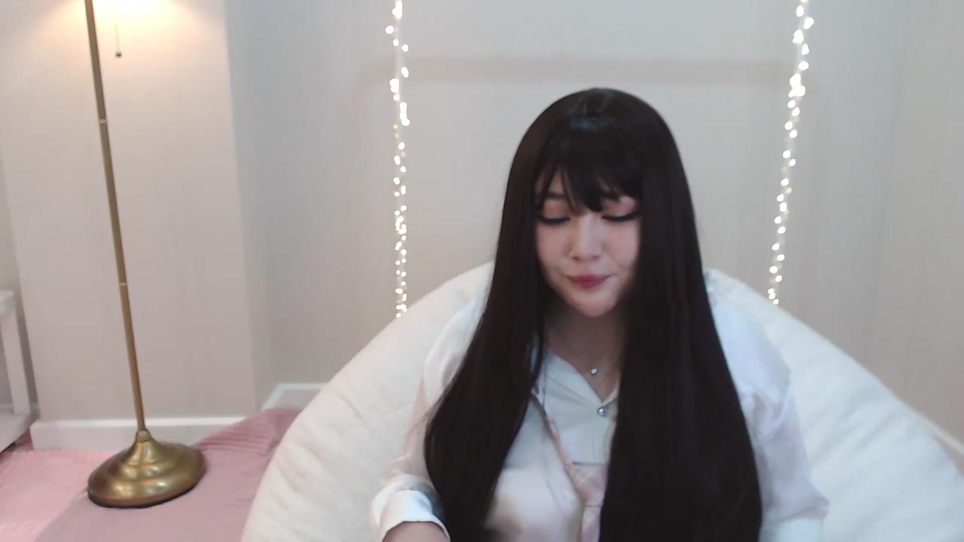 Gallery image thumbnail from kurakurai's myfreecams stream on, 01/07/2025, 16:30 image 10 of 20
