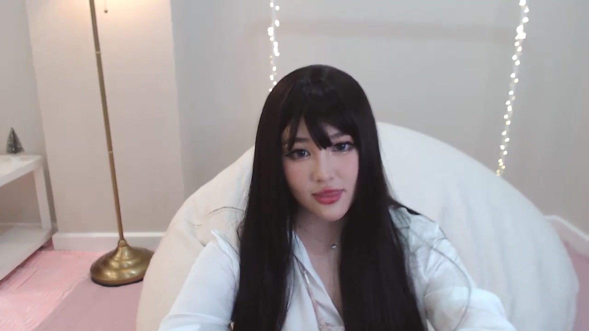 Gallery image thumbnail from kurakurai's myfreecams stream on, 01/07/2025, 18:50 image 6 of 20