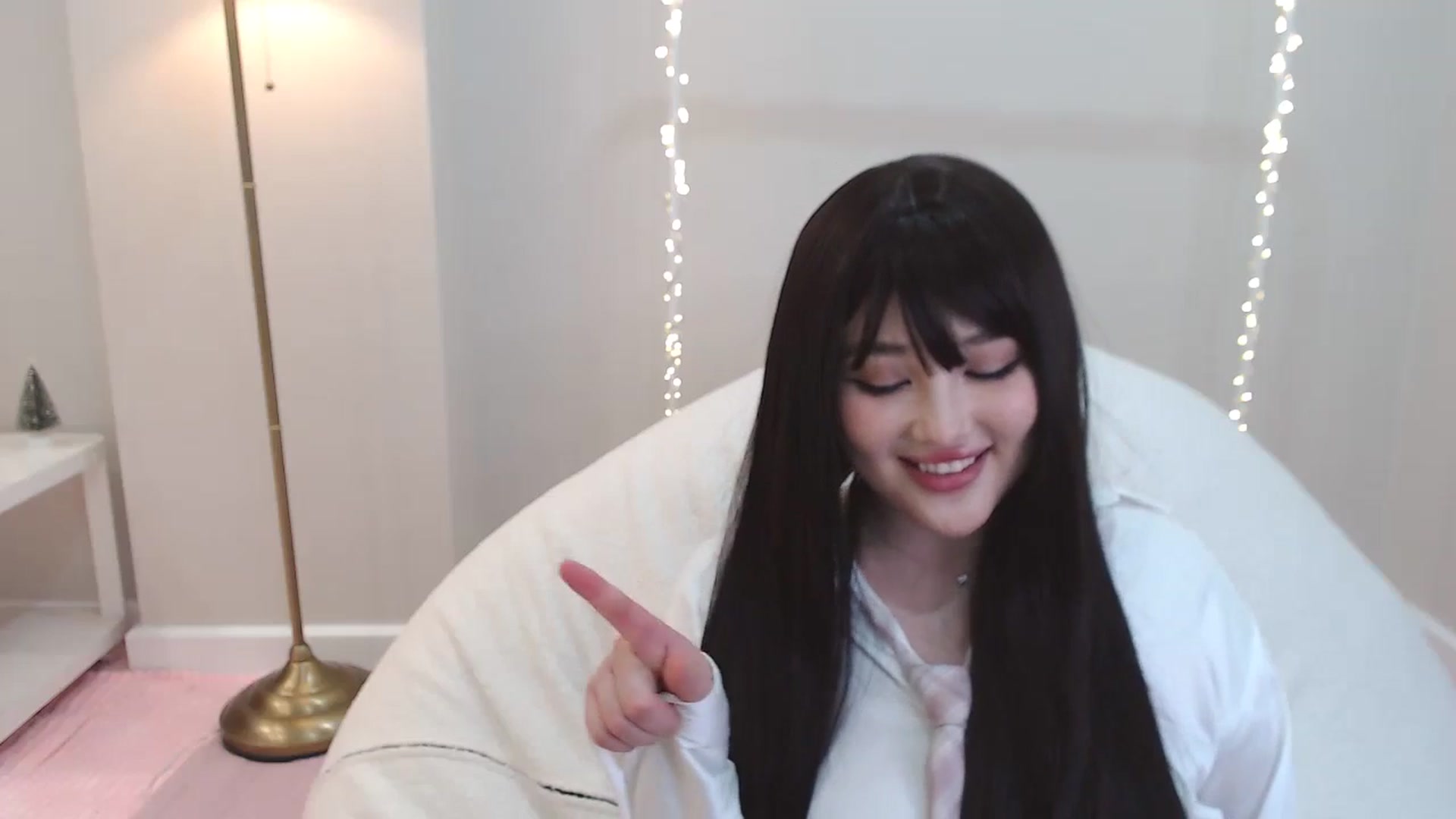 Gallery image thumbnail from kurakurai's myfreecams stream on, 01/07/2025, 18:50 image 11 of 20