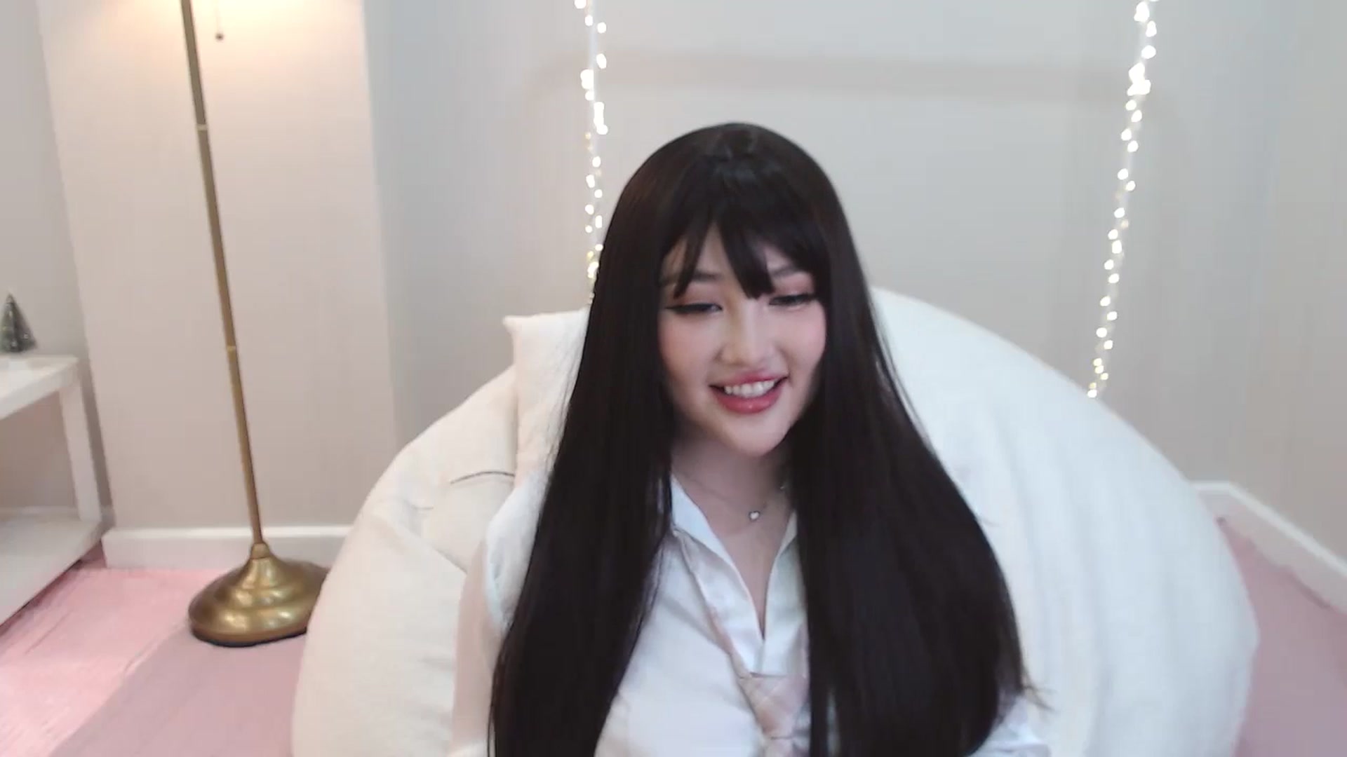 Gallery image thumbnail from kurakurai's myfreecams stream on, 01/07/2025, 18:50 image 5 of 20