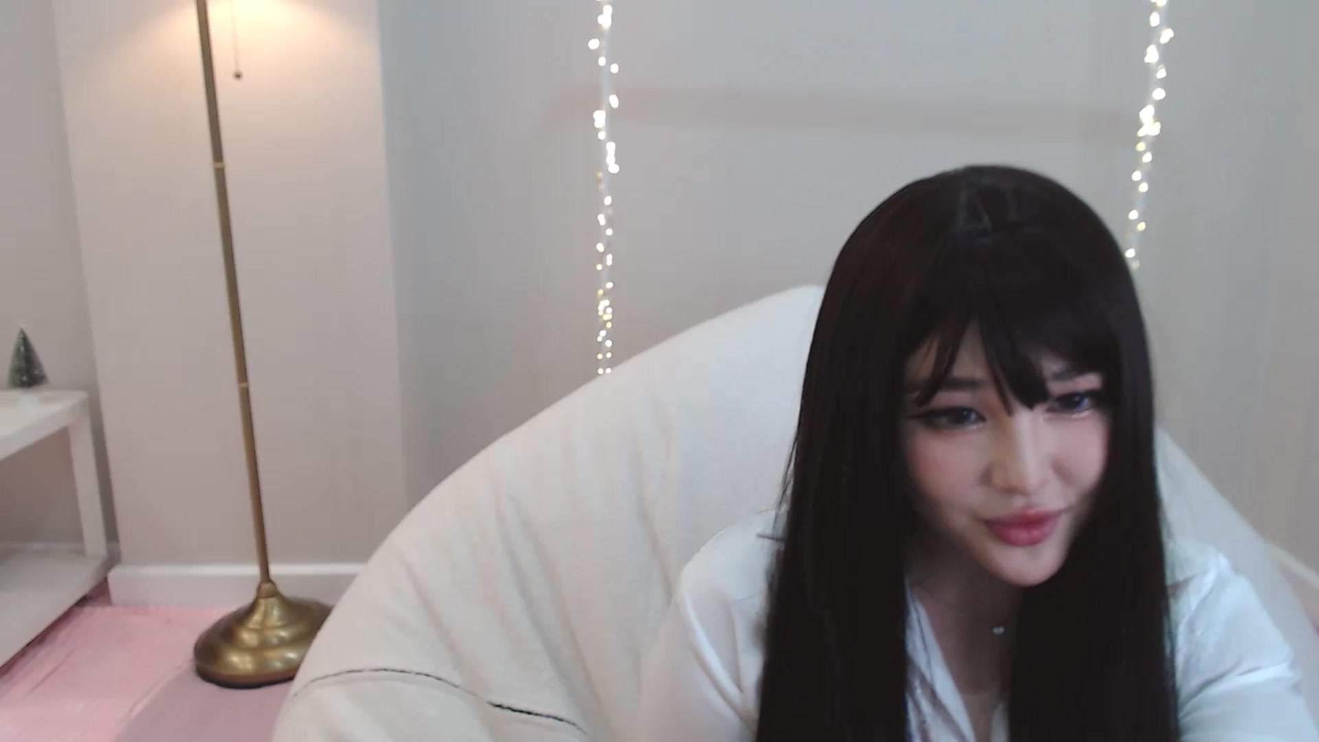 Gallery image thumbnail from kurakurai's myfreecams stream on, 01/07/2025, 18:50 image 12 of 20