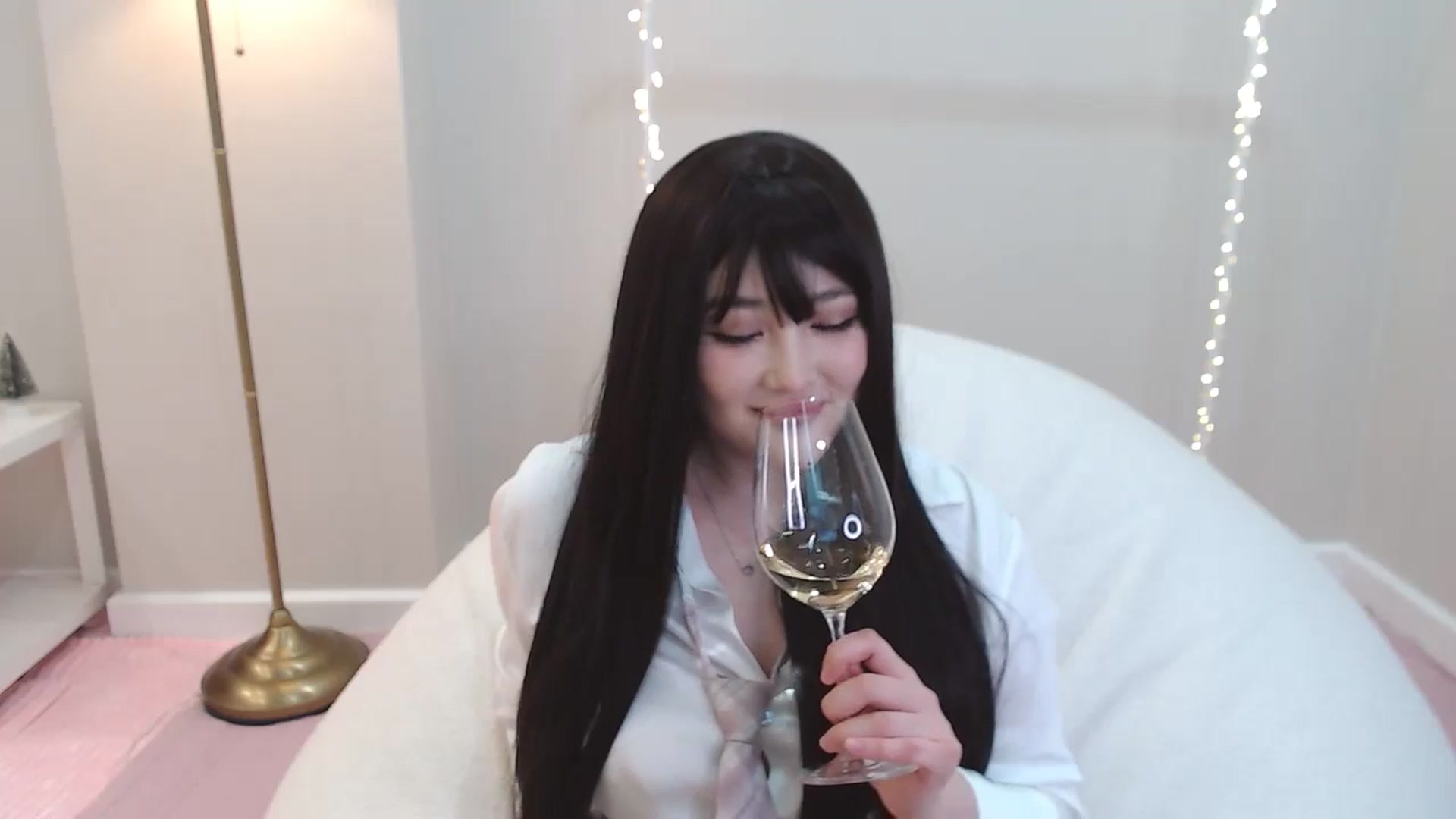 Gallery image thumbnail from kurakurai's myfreecams stream on, 01/07/2025, 18:50 image 17 of 20