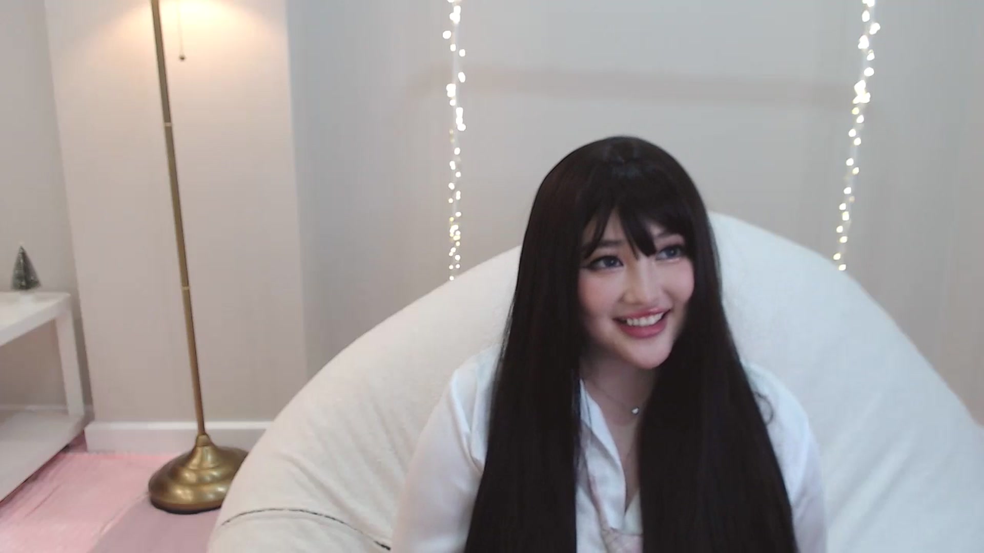 Gallery image thumbnail from kurakurai's myfreecams stream on, 01/07/2025, 18:50 image 10 of 20