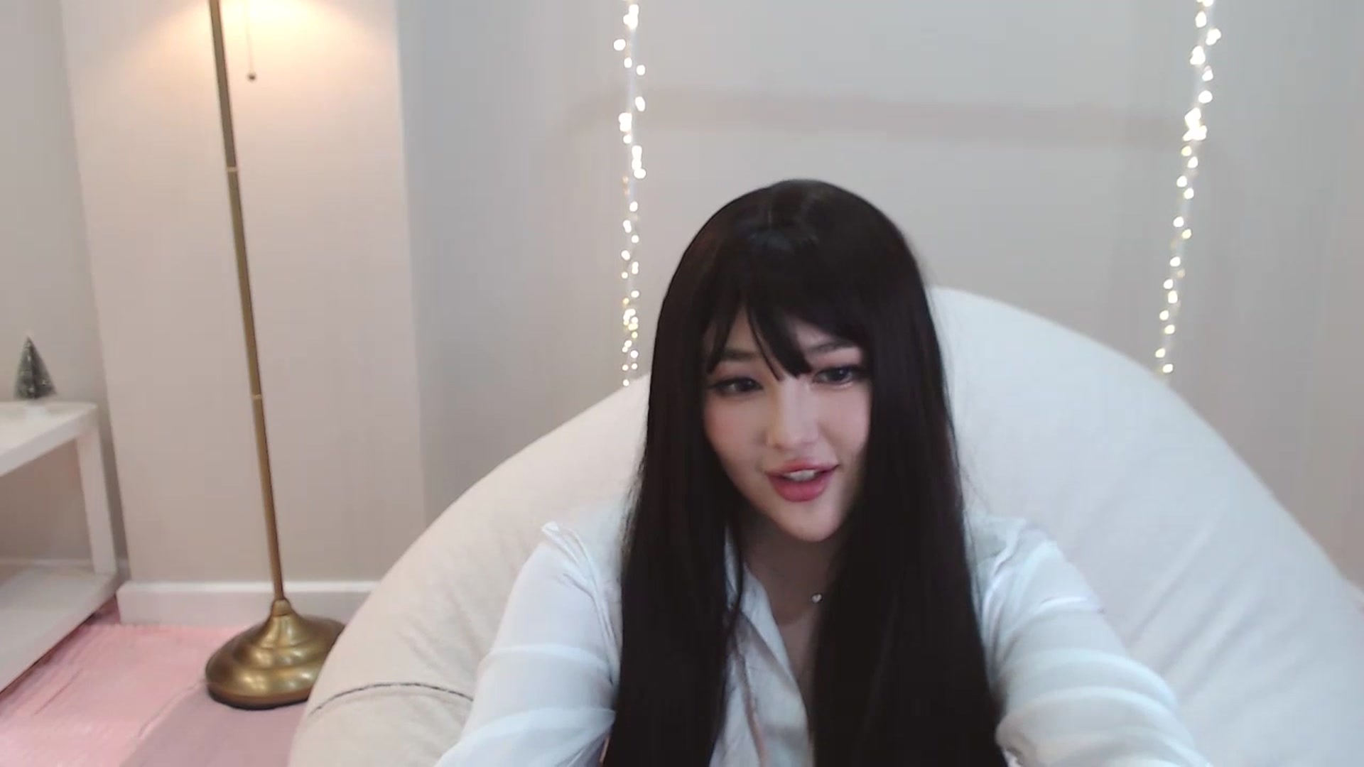 Gallery image thumbnail from kurakurai's myfreecams stream on, 01/07/2025, 18:50 image 9 of 20